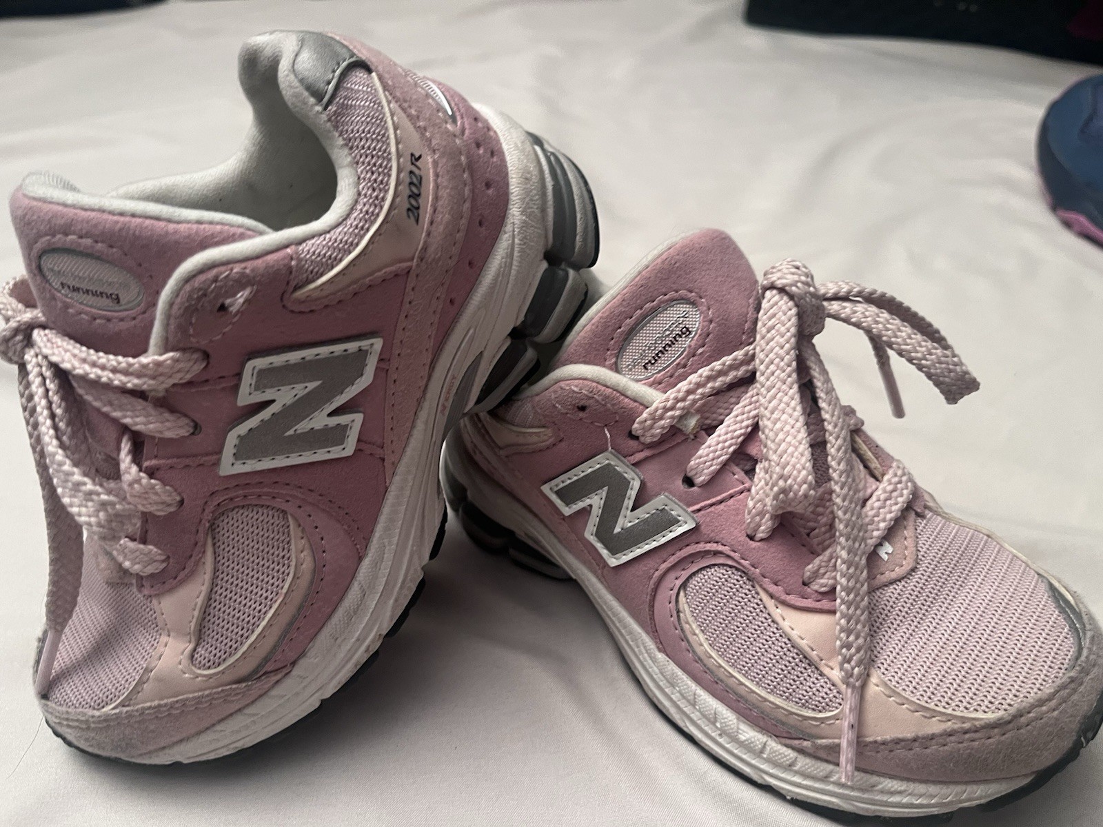 New Balance 2002R Girls Toddler Size 10.5 Pink Athletic Shoes PC2002SK