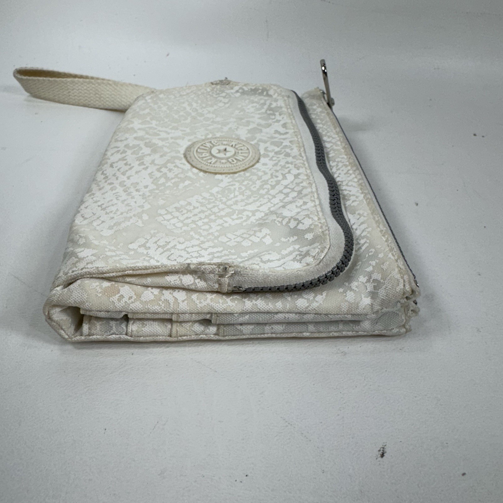 Kipling White & Gray Snakeskin Print Canvas Zipper Wristlet Pouch Front Pocket