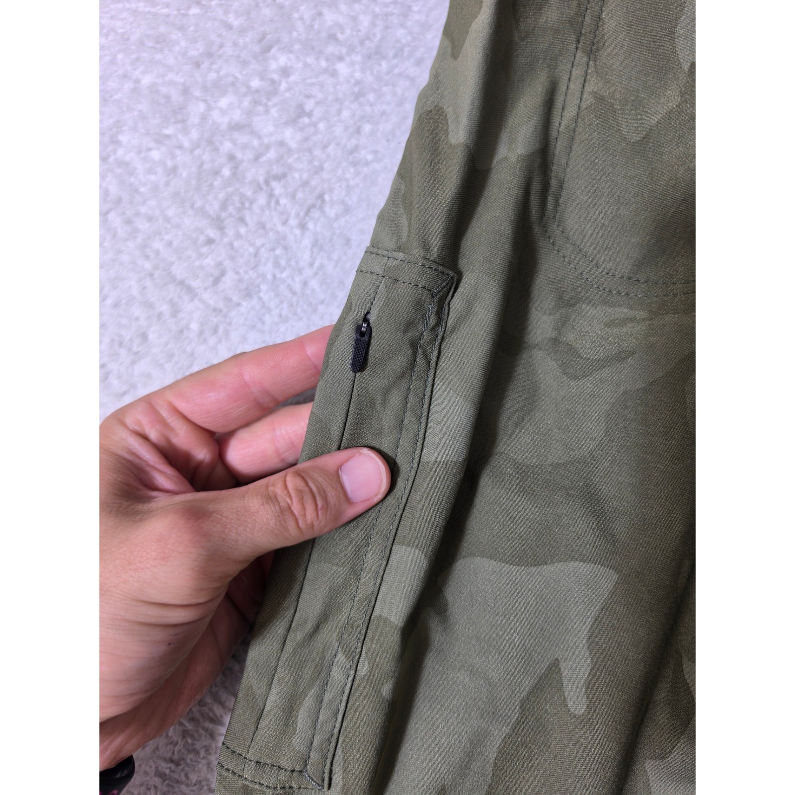 NEW! Prana Halle Jogger II Womens 14 RG Sage Camo Stretch 36/28