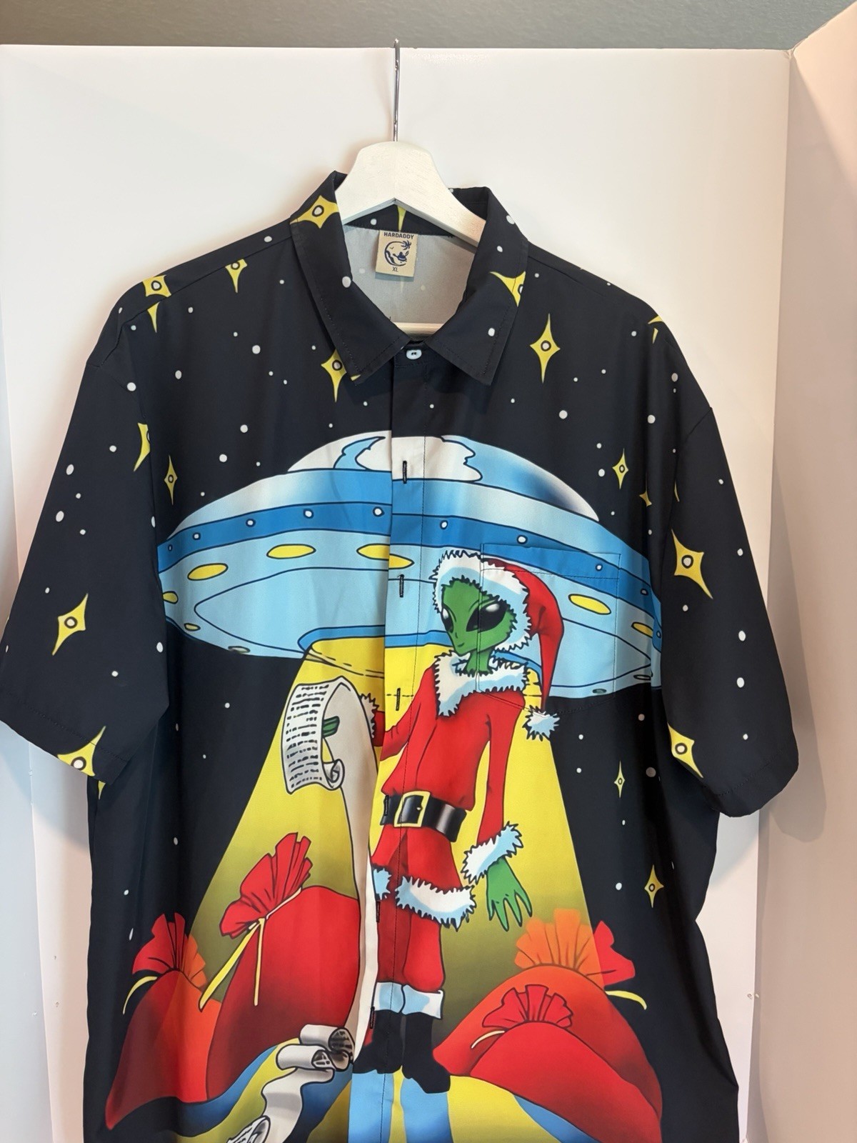 Alien Christmas Casual Button Up Short Sleeve Shirt