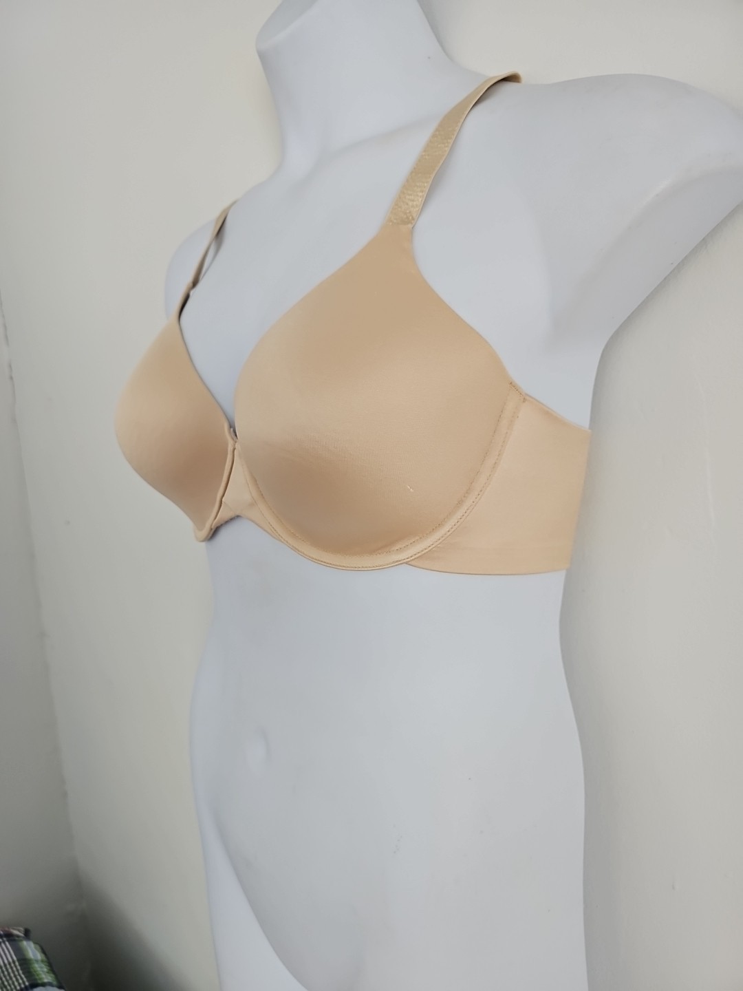 Lilyette Back Smoothing T-shirt Bra Ivory size 38C Underwire Adjust. Staps Lined