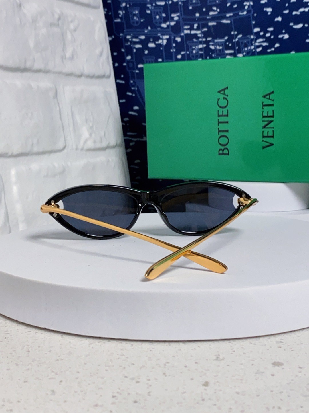 Bottega Veneta Women’s Sunglasses Model BV1390