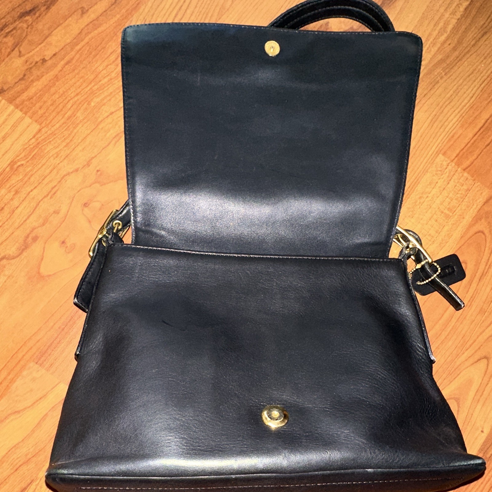 Coach Black Medium Shoulder Bag, Magnetic Flap & Zip, Gold Hardware, Lined