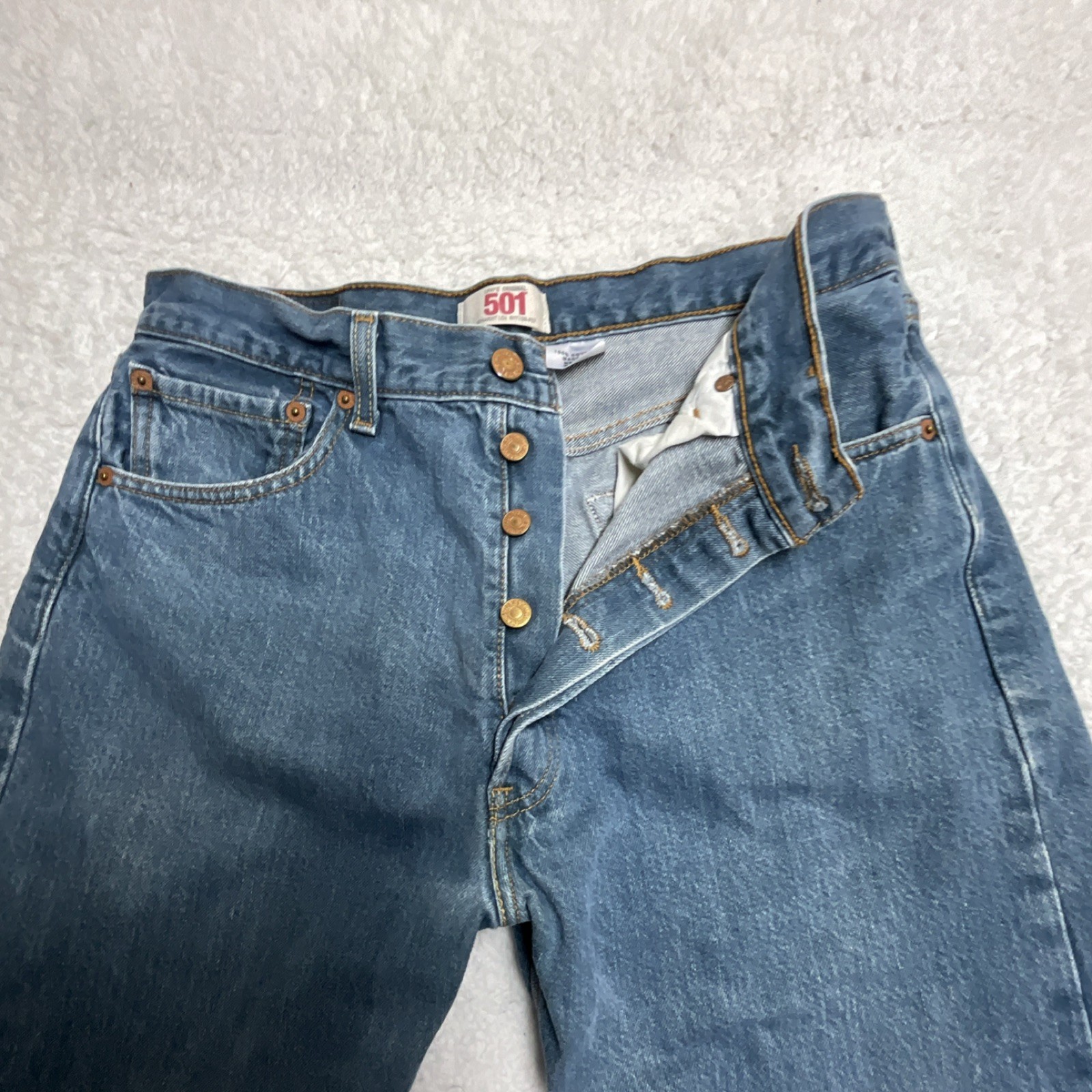 Levi’s Blue Denim Straight Jeans Button Logo 5-Pocket Design Classic