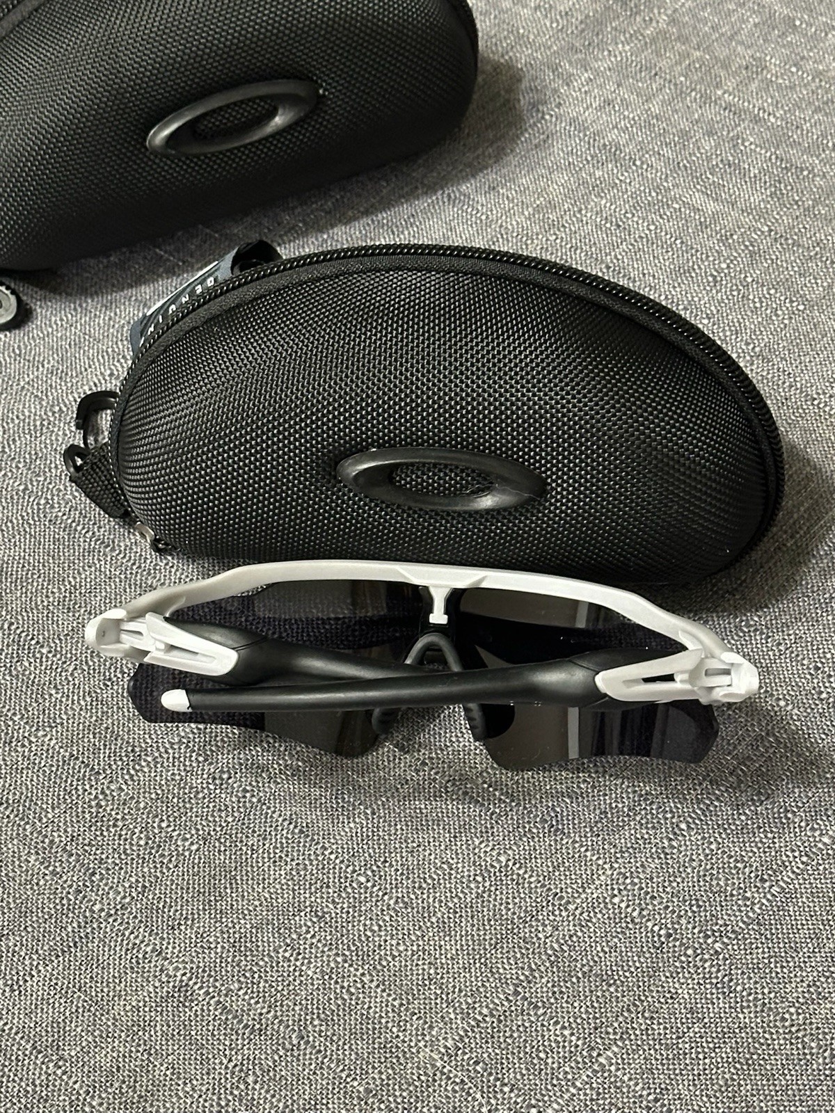 Oakley Radar EV Sunglasses – Stealth Black Lens