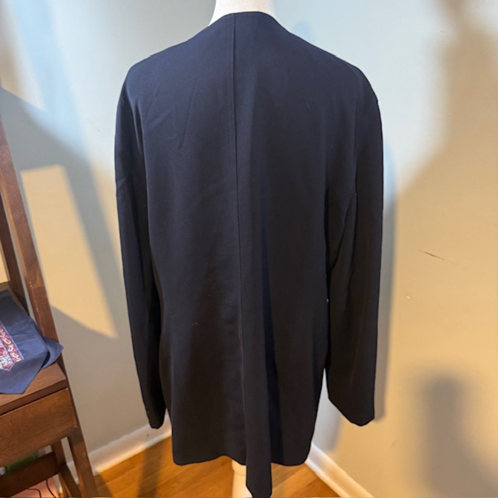 Bogner Virgin Wool Navy Blazer 18 Short Gold Crest Buttons Old Money Preppy