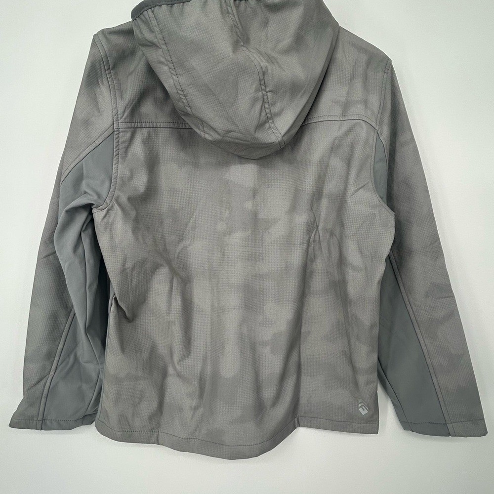 Free Country Men’s Light Gray Windbreaker