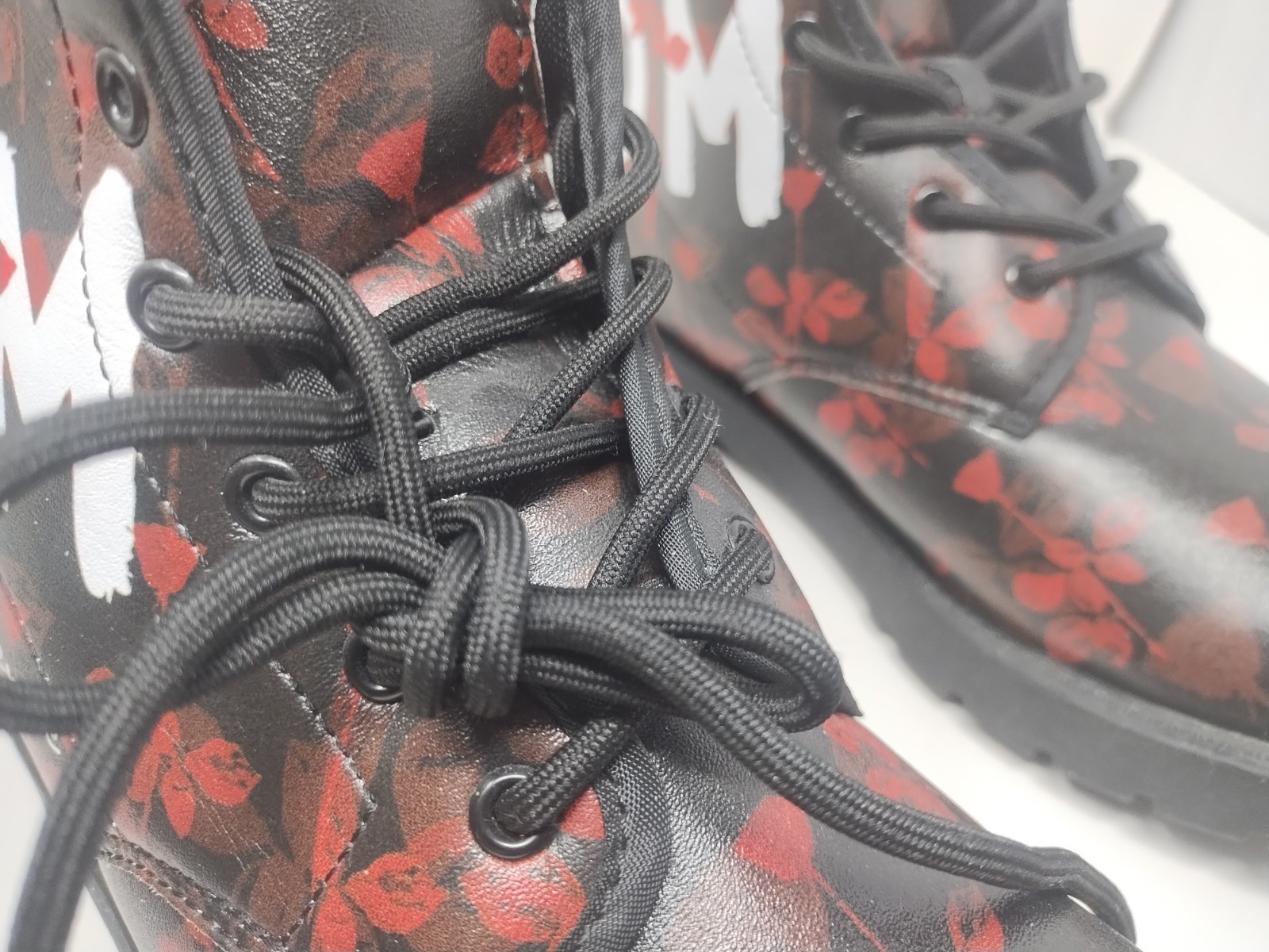Depeche Mode Boots. Enjoy the Silence. DM Violator. Men’s 7.5 Women’s 10 Euro 41