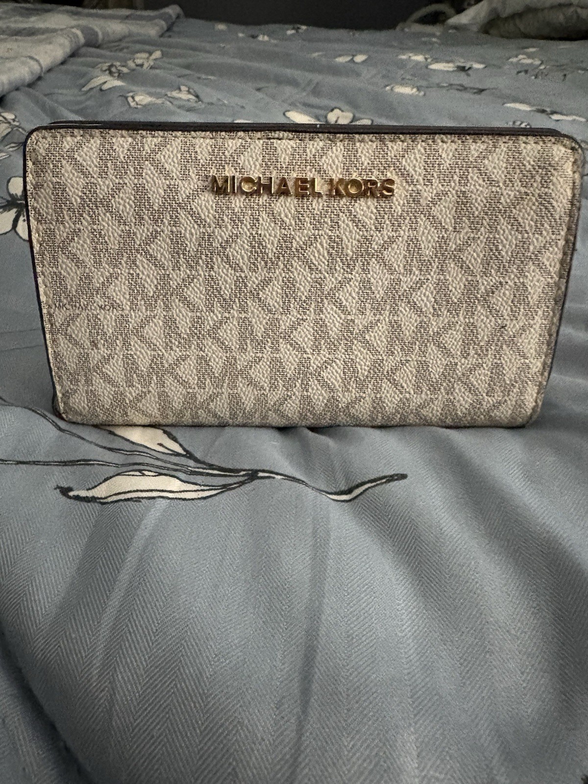 Michael Kors Jet Set Travel Large Flat Multifunction Phone Case – Vanilla