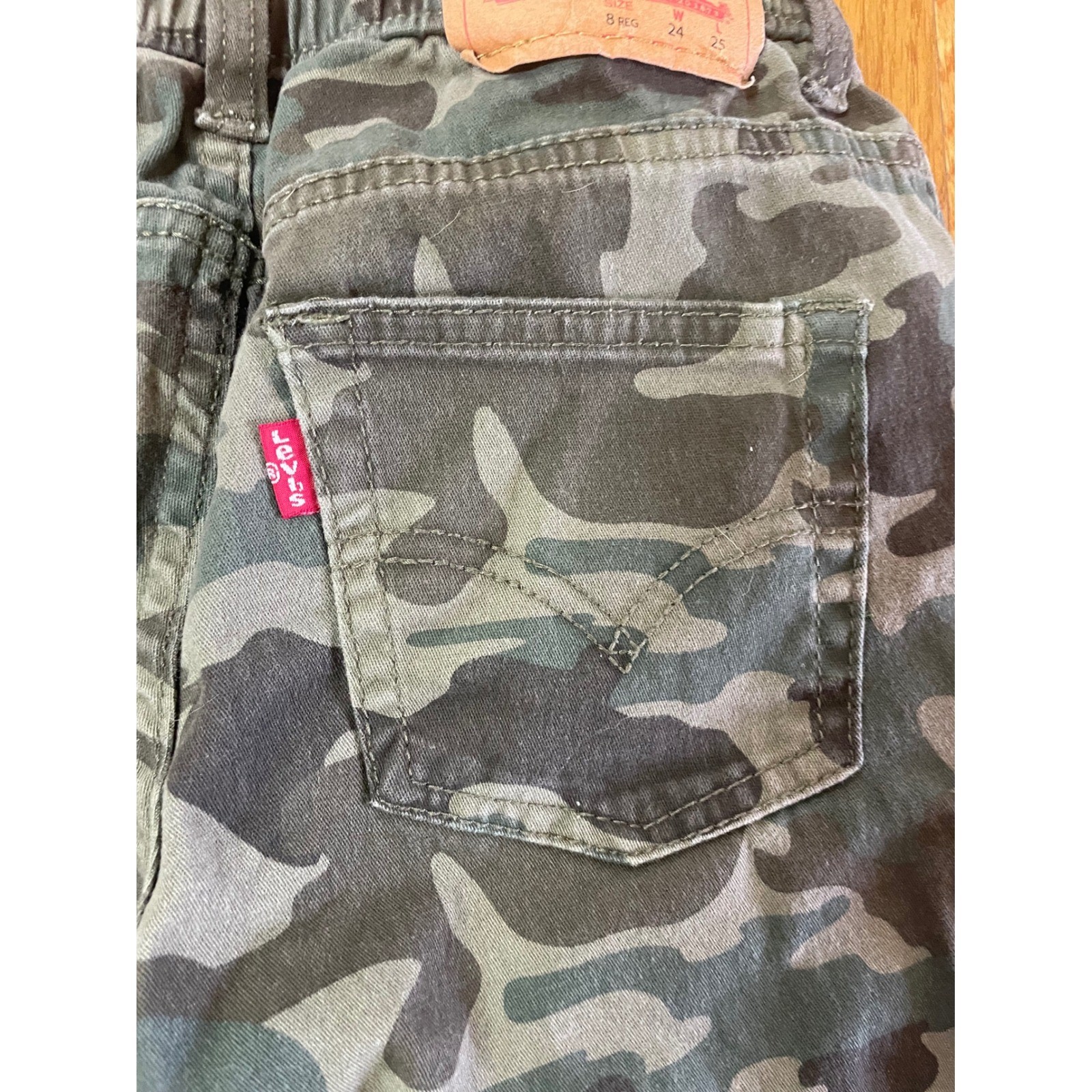 Levis Kids Camo Jogger Pants Green Camouflage Elastic Waist Size 8 Reg W24 L25