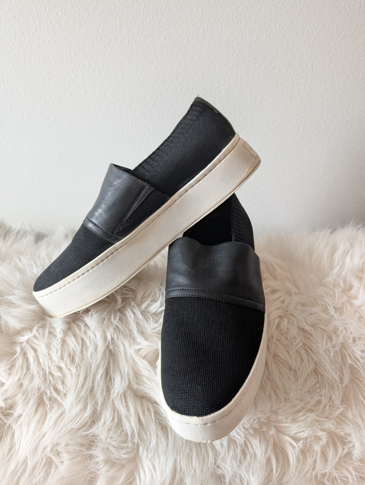 $260 Vince Women Black Ward Knit Leather Slip-on Sneaker Shoe Sz US 9.5/EU 39.5