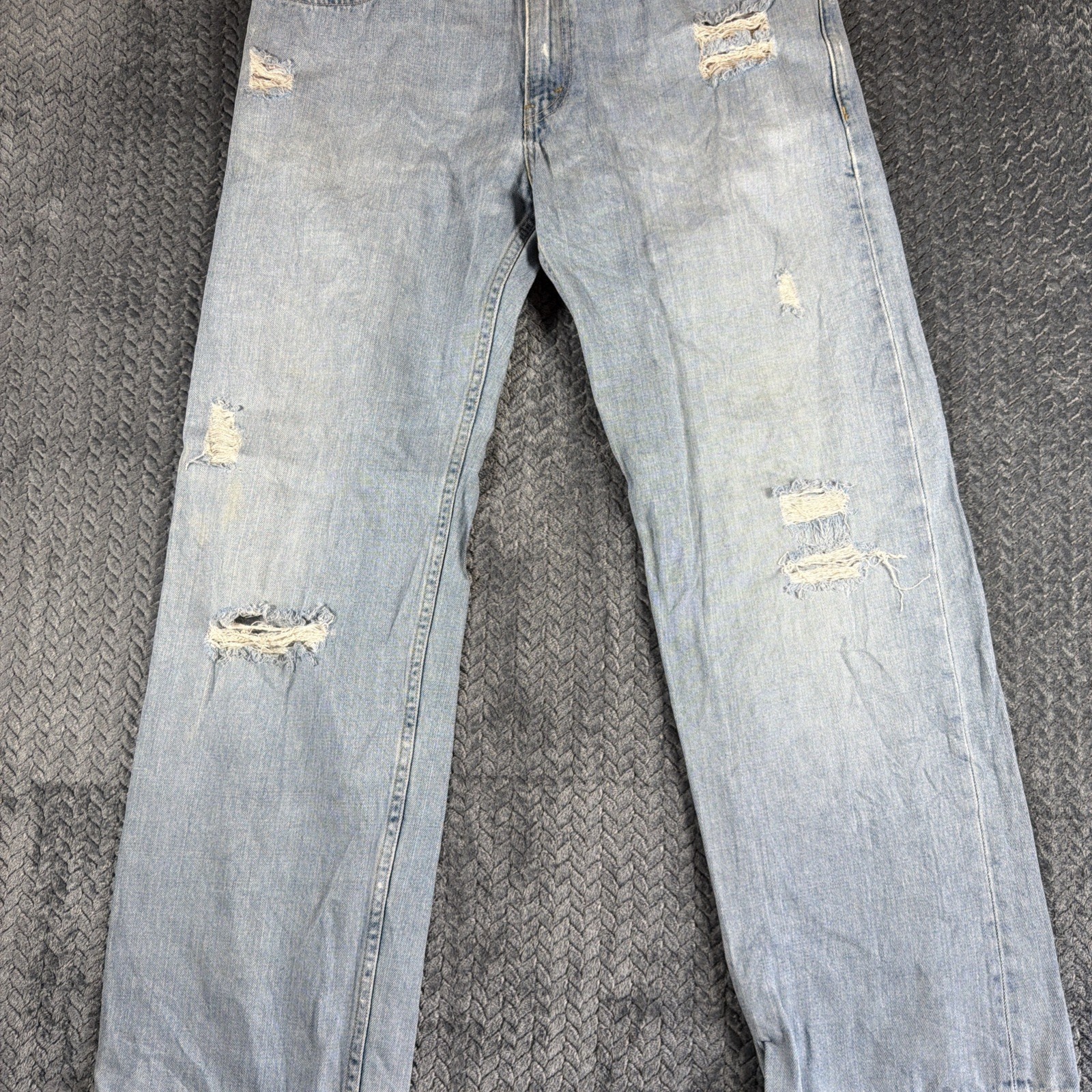 Vintage Levis 549 Jeans Men’s 36×32 Leather Tab Blue Denim Light Wash Distressed