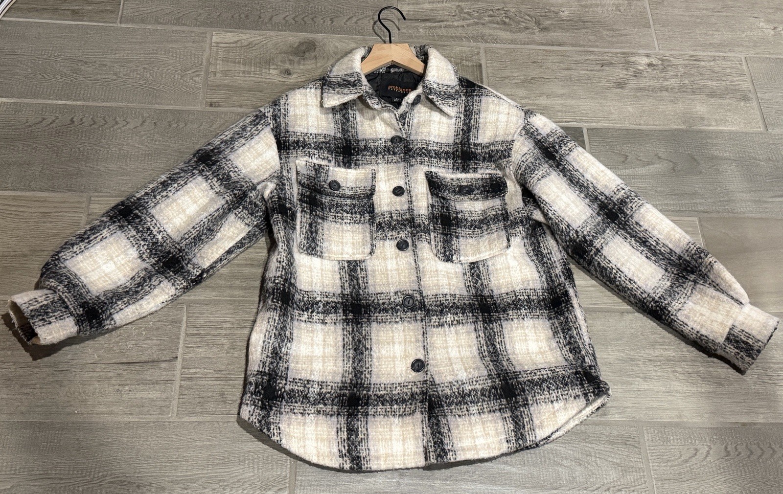 Ambiance Outerwear Button Down Black Cream Plaid Womens Jacket Shacket Small