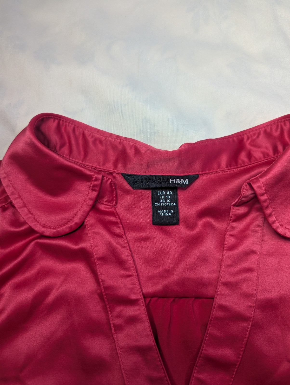 H&M Women’s Pink Satin Peter Pan Collar Puff Sleeve Button Front Blouse Size 10
