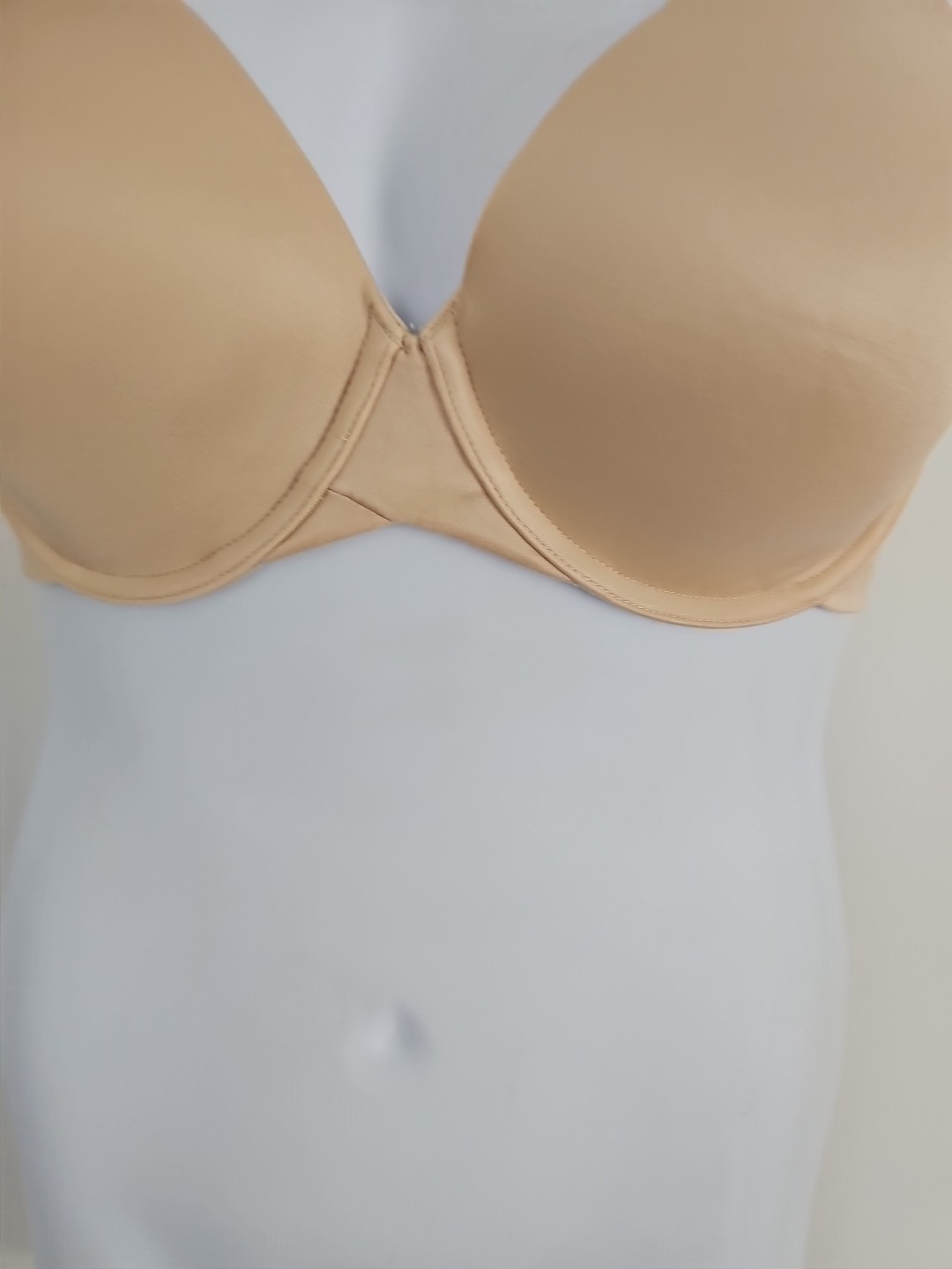 Lilyette Back Smoothing T-shirt Bra Ivory size 38C Underwire Adjust. Staps Lined