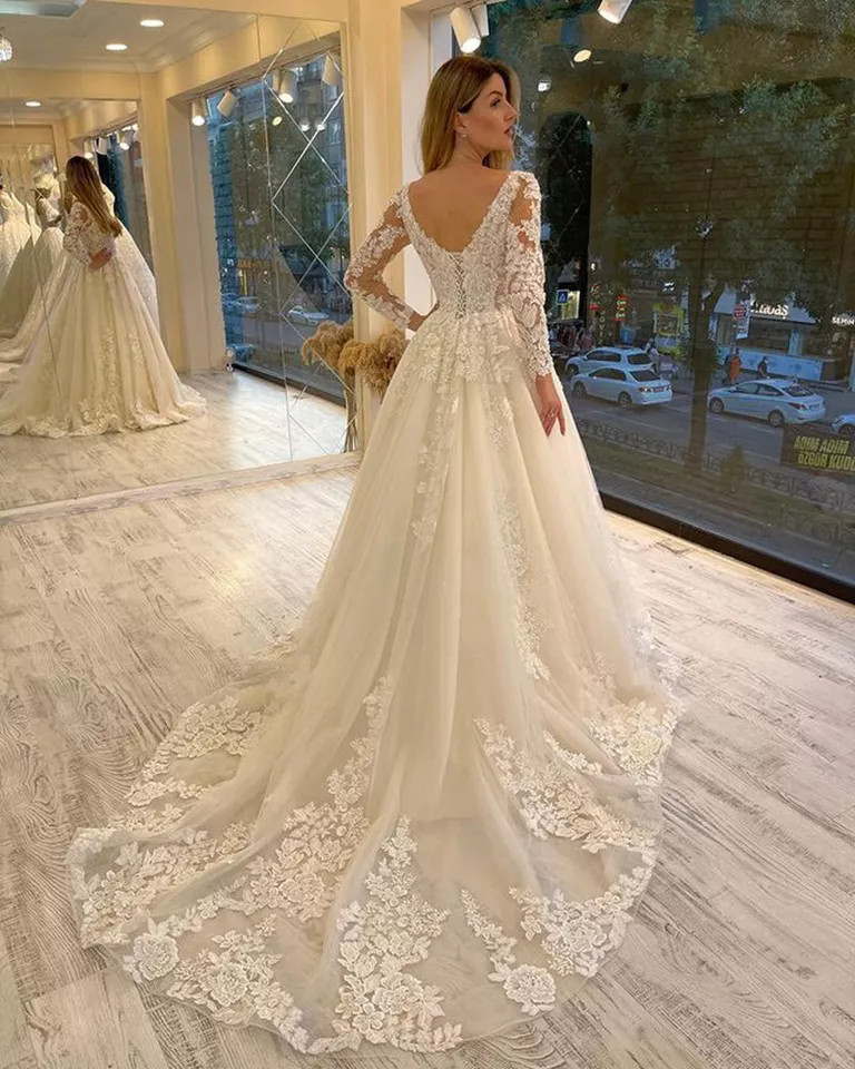 Lace A Line Wedding Dresses Sheer V Back Floral Tulle Bridal Chapel Train