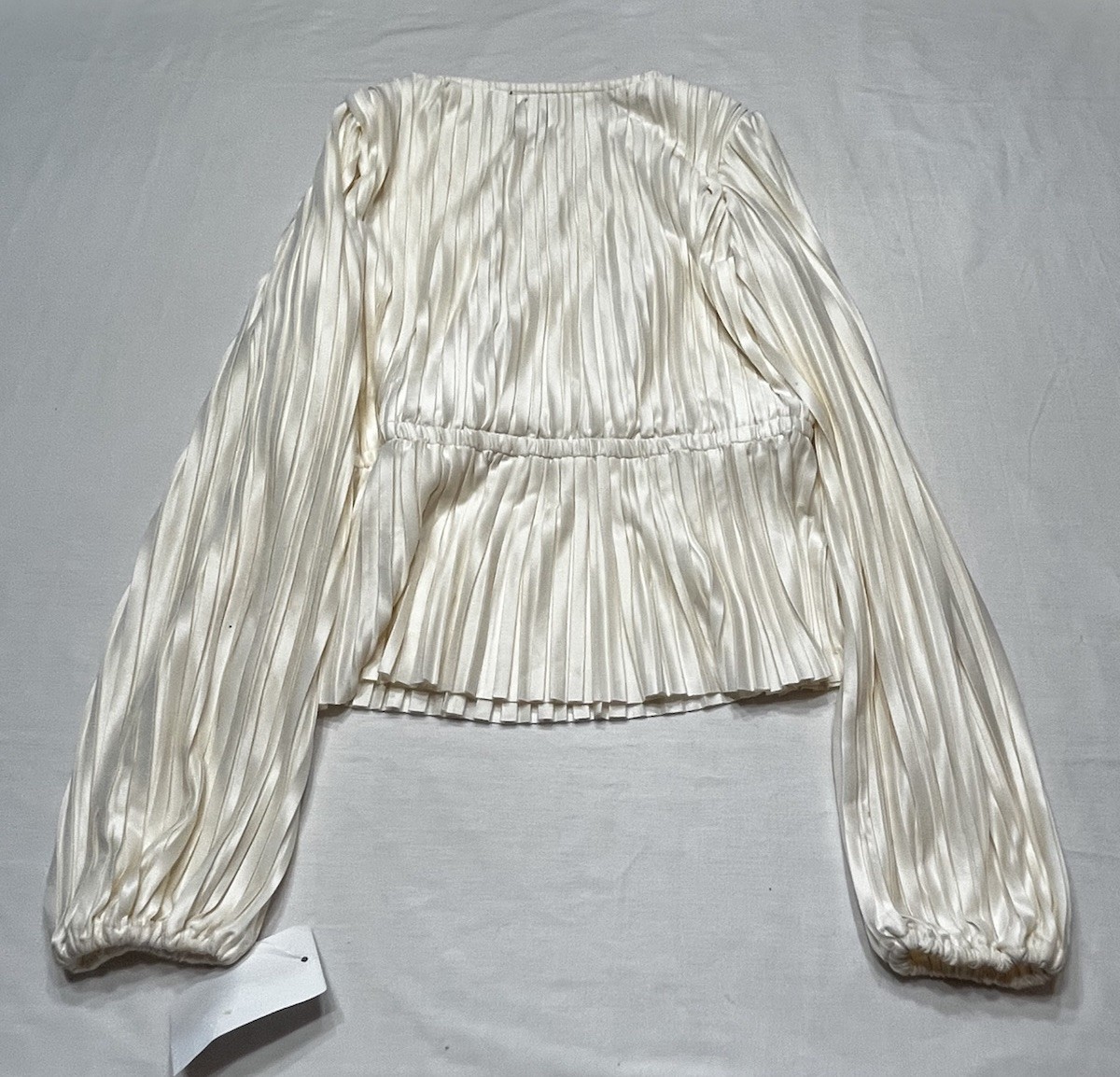 Fun And Flirt Women’s Deep Plunge V Neck Long Sleeve Top Ivory Size 10 Rd Descri