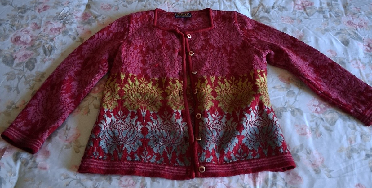 Vintage Oleana Norwegian 100% Wool Size M Sweater-Decorative Tree Design