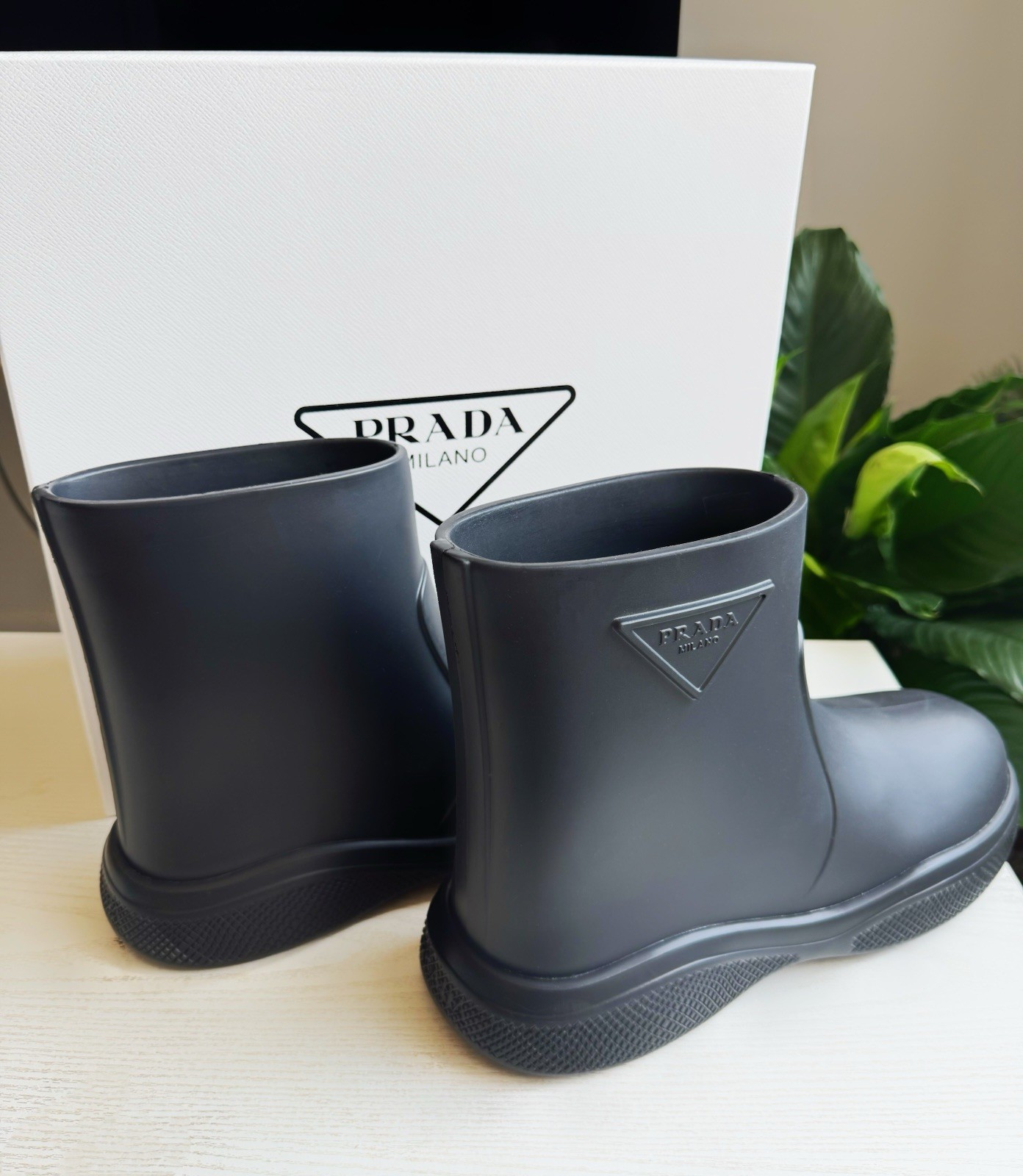 80%Off Retail$750 Prada Black Rubber Pull-on Rain Boots Size UK 8/US 9/IT 42