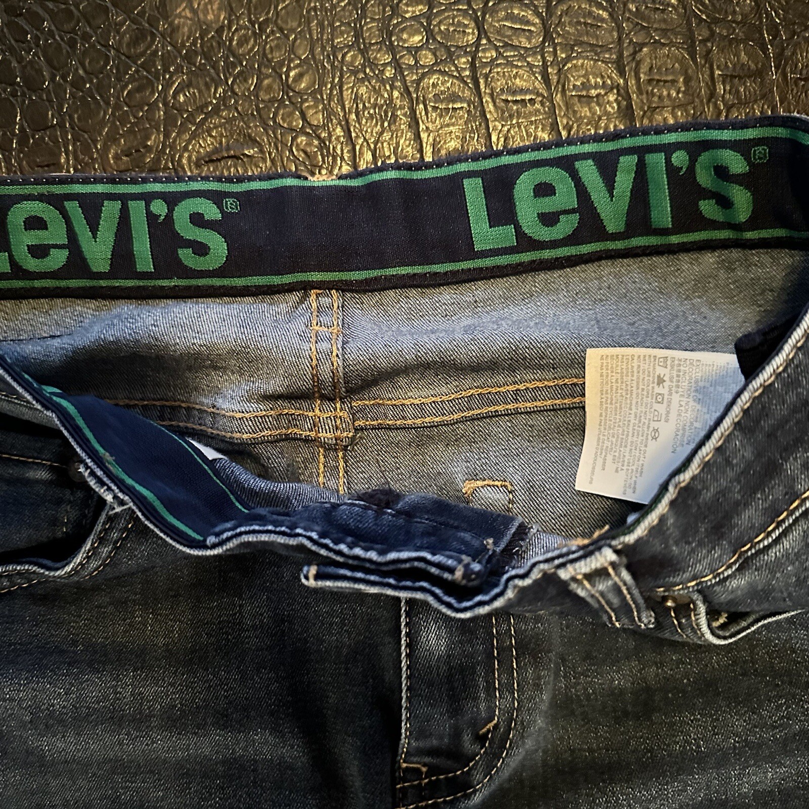 LEVI’S Women’s Blue Jeans 511 Dark Wash Elastic Waist TAG SIZE 16 Reg 28×30