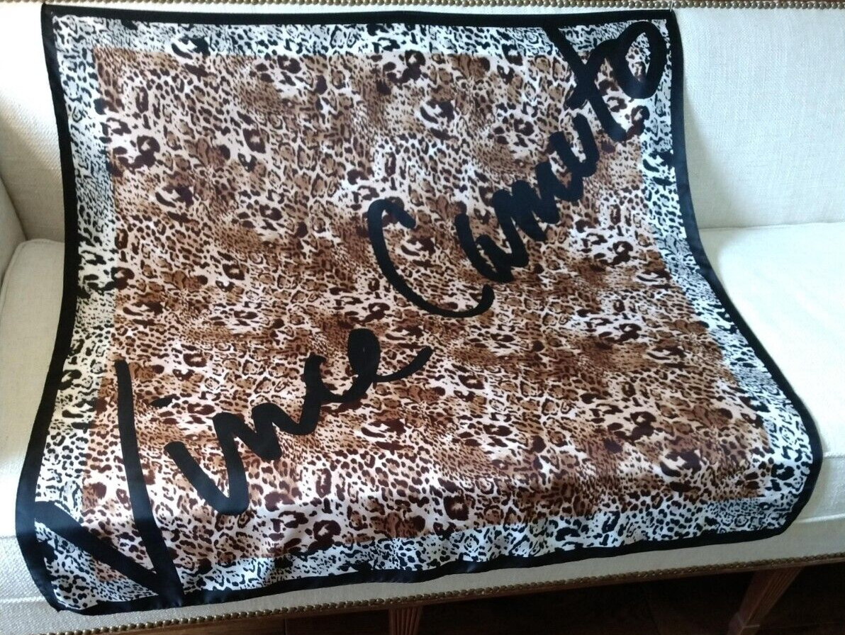 Vince Camuto Leopard Print Designer Signature Scarf 34 x 36 inch – New with tags