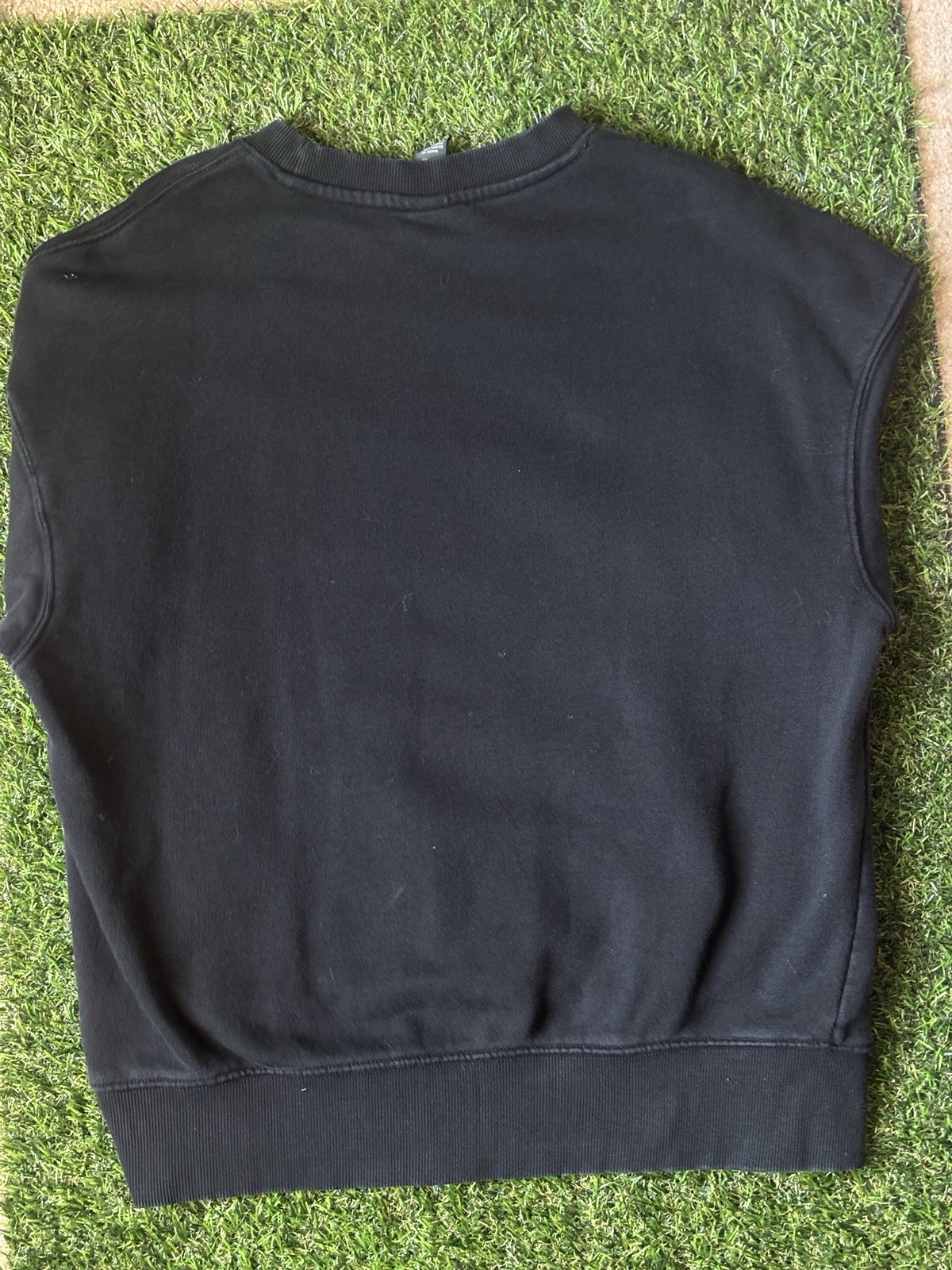 H&M Men’s Oversized Black Graphic Print Crew Neck Sleeveless Sweatshirt S