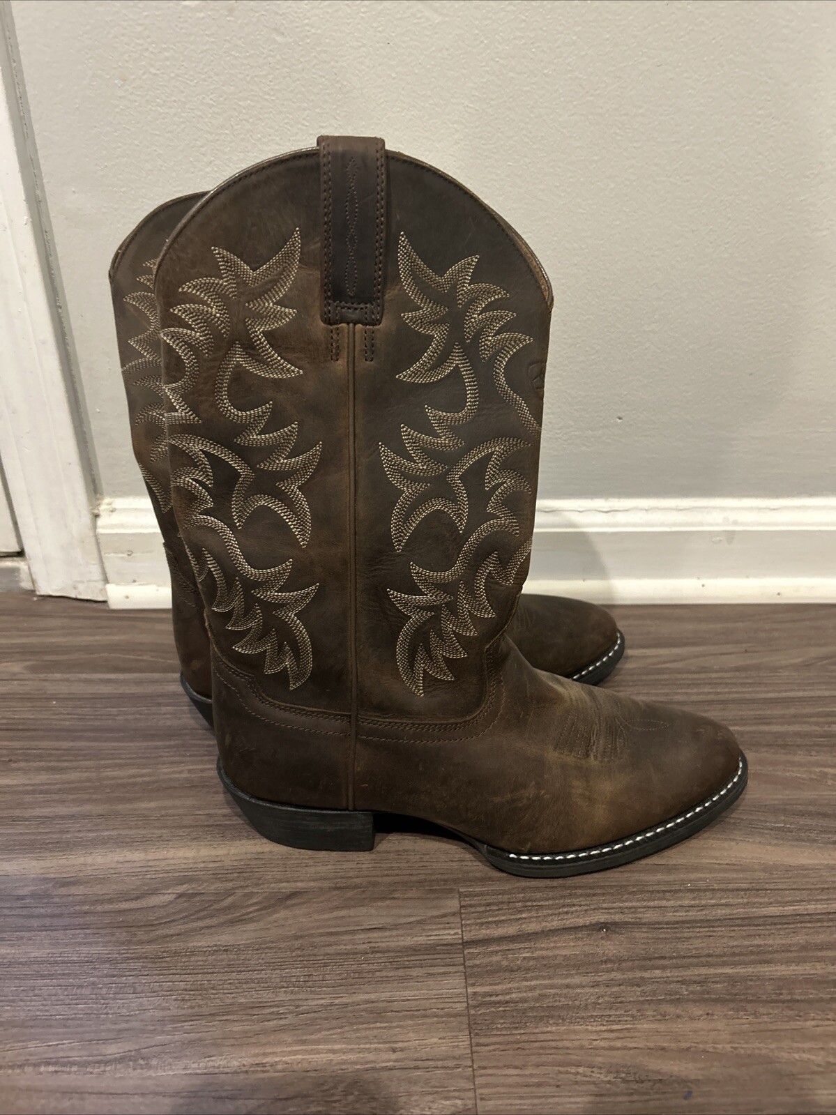 Ariat 34725 Distressed Brown Leather Cowboy Western Boots Men’s sz 8EE