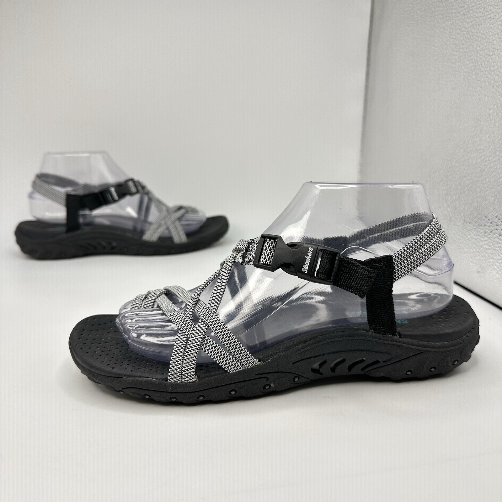 Skechers Reggae Irie Mon Black White Women’s Sandals Size 8