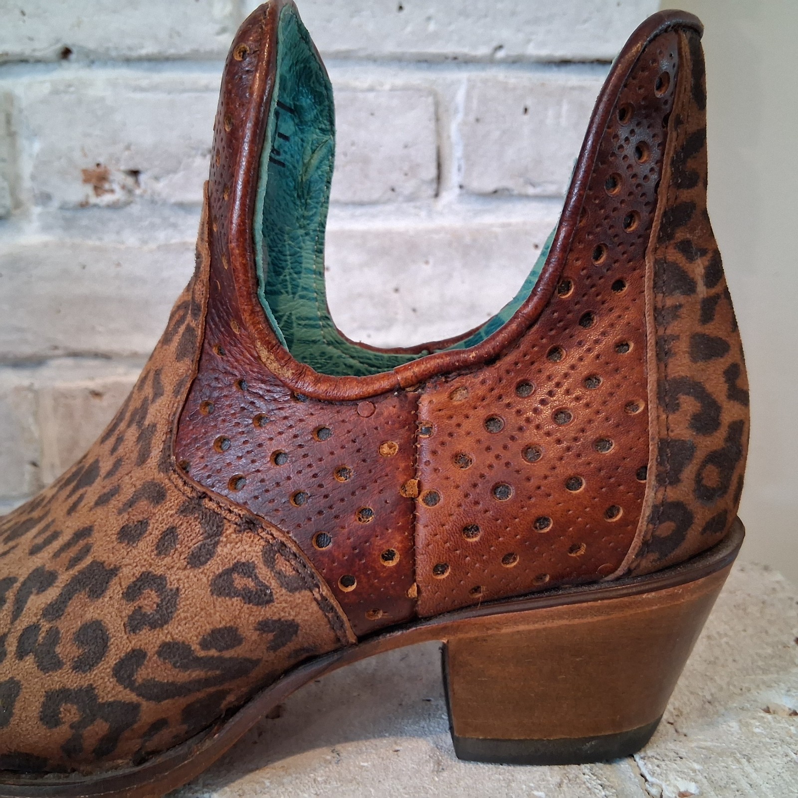 Corral Womens Leopard Print Leather Western Ankle Boots Size 9.5 B Z2001