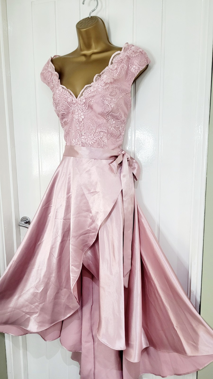 QUIZ size 18 Pink blush lace satin dipped hem occasion dress wedding races NEW