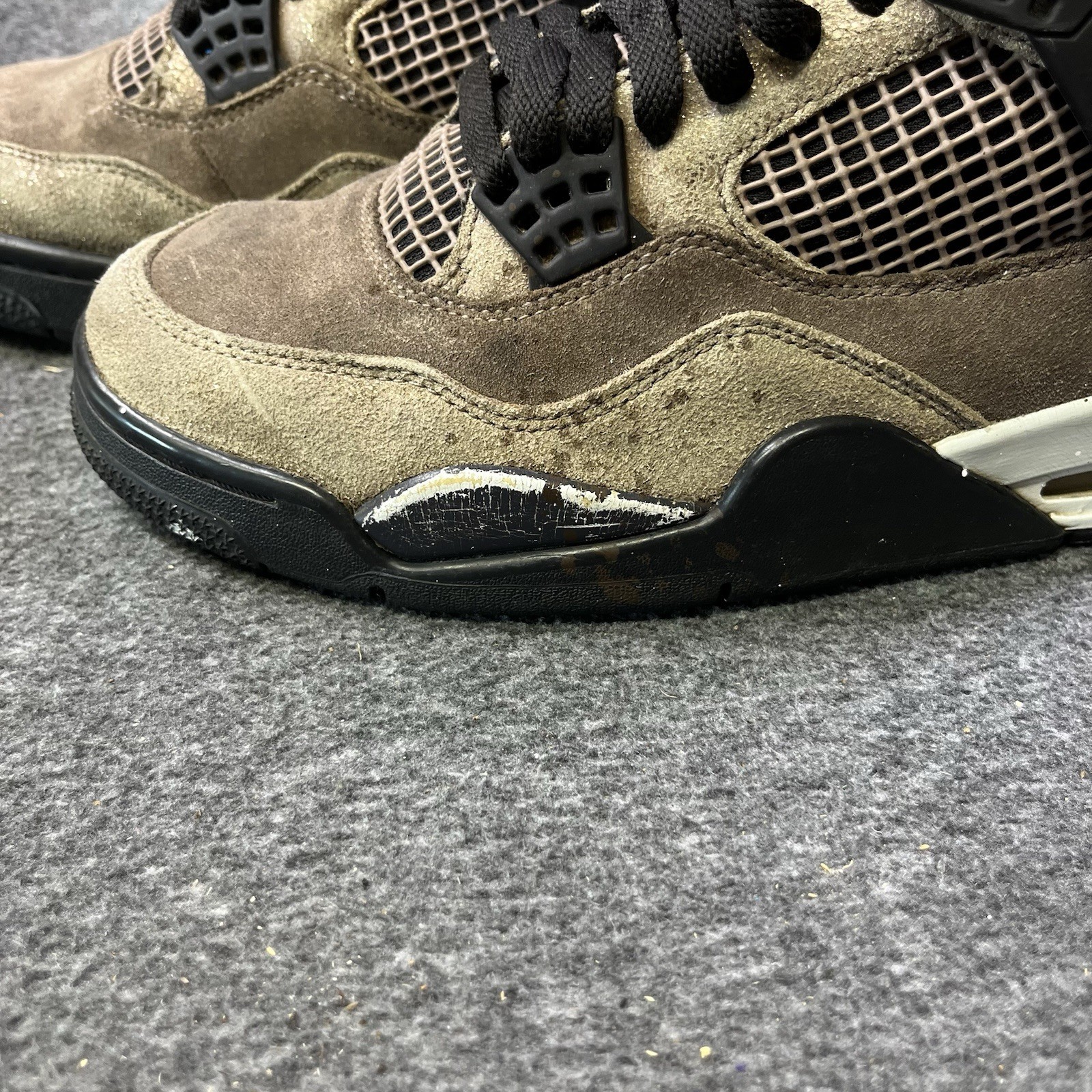 Air Jordan 4 Retro Taupe Haze Size 10 DB0732-200 2021