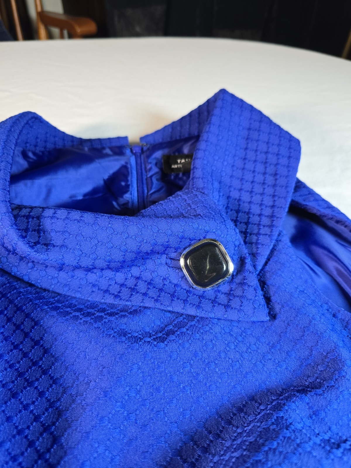 Tahari Arthur S. Levine Blue Textured Sheath Dress SQ Button Closure Size 6