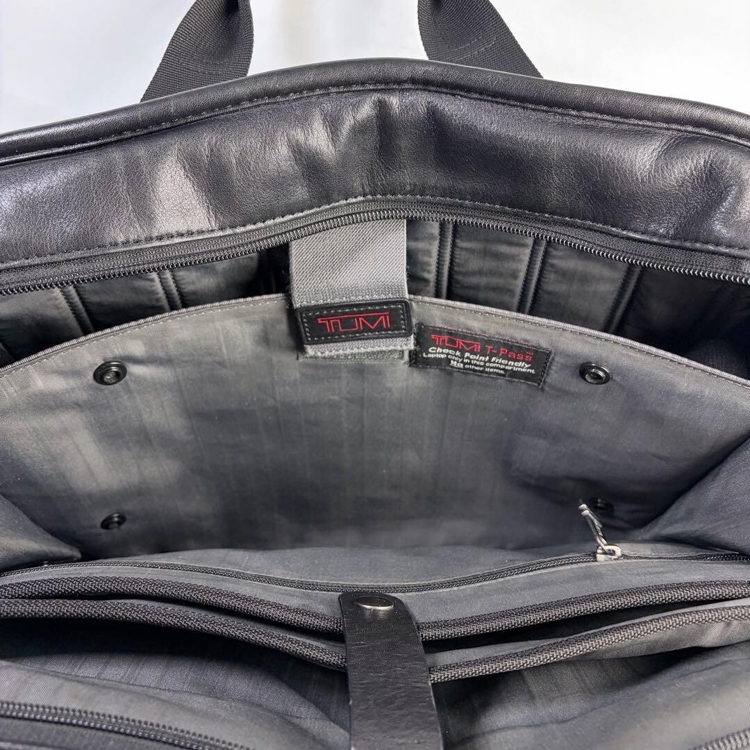 TUMI Black Leather Briefcase T-Pass A4 PC Pocket Business Bag 963516D4