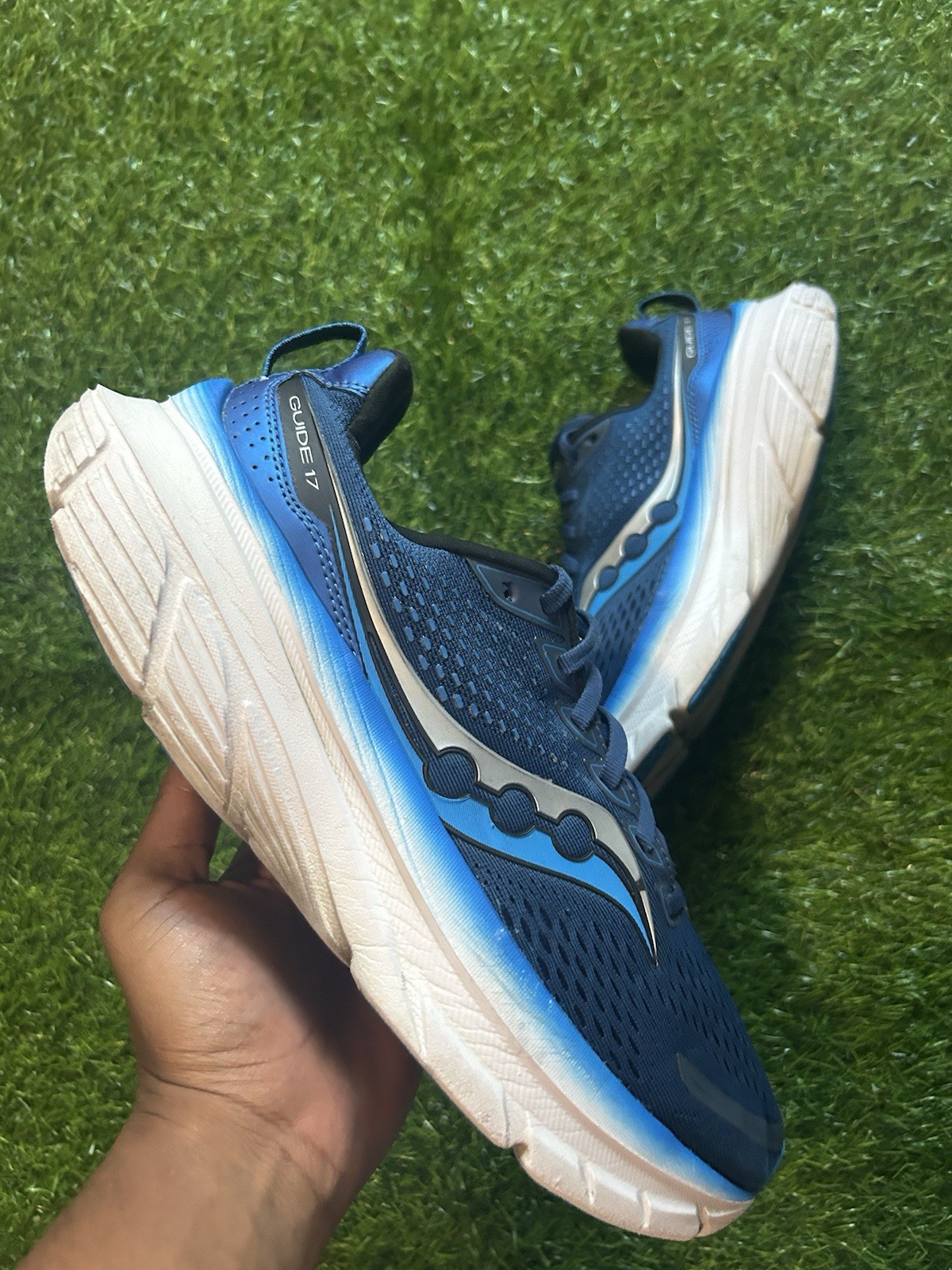 Saucony Guide 17 Blue White Lace Up Low Top Men’s Running Sneakers Mesh Upper