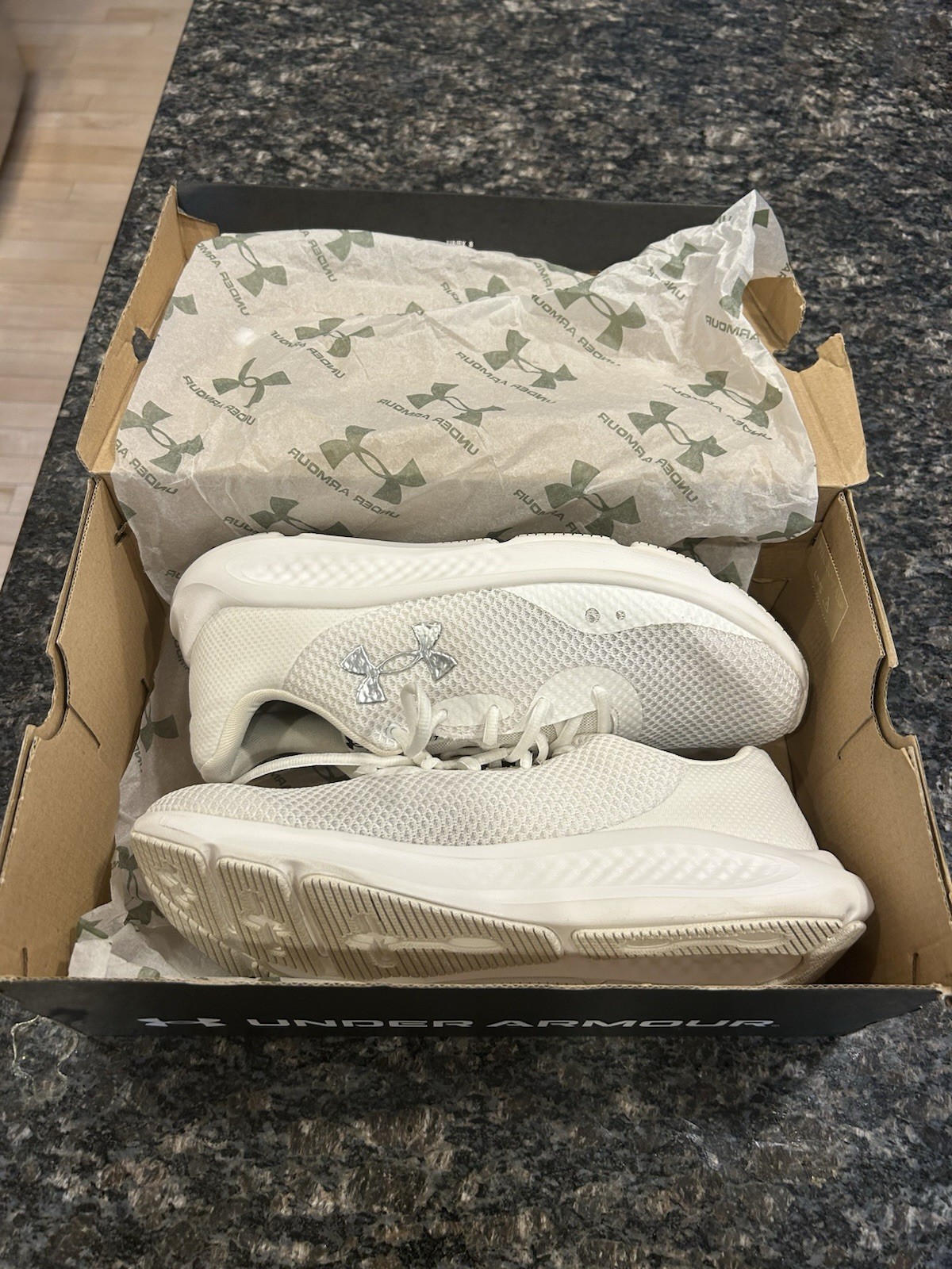 Under Armour Charged Pursuit 3 Shoes, White – Original Box Included – Size 11.5