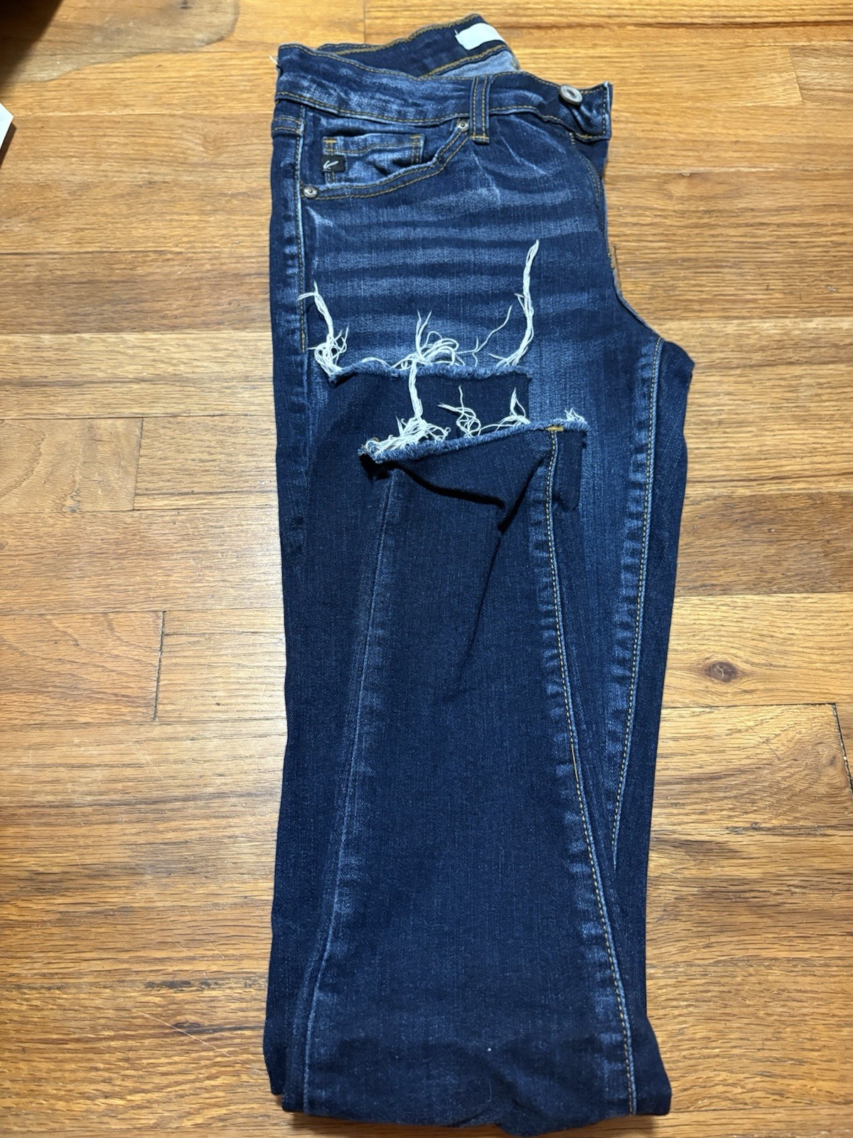 Kancan Women’s Dark Wash Distressed Skinny Blue Denim 5-Pocket Jeans
