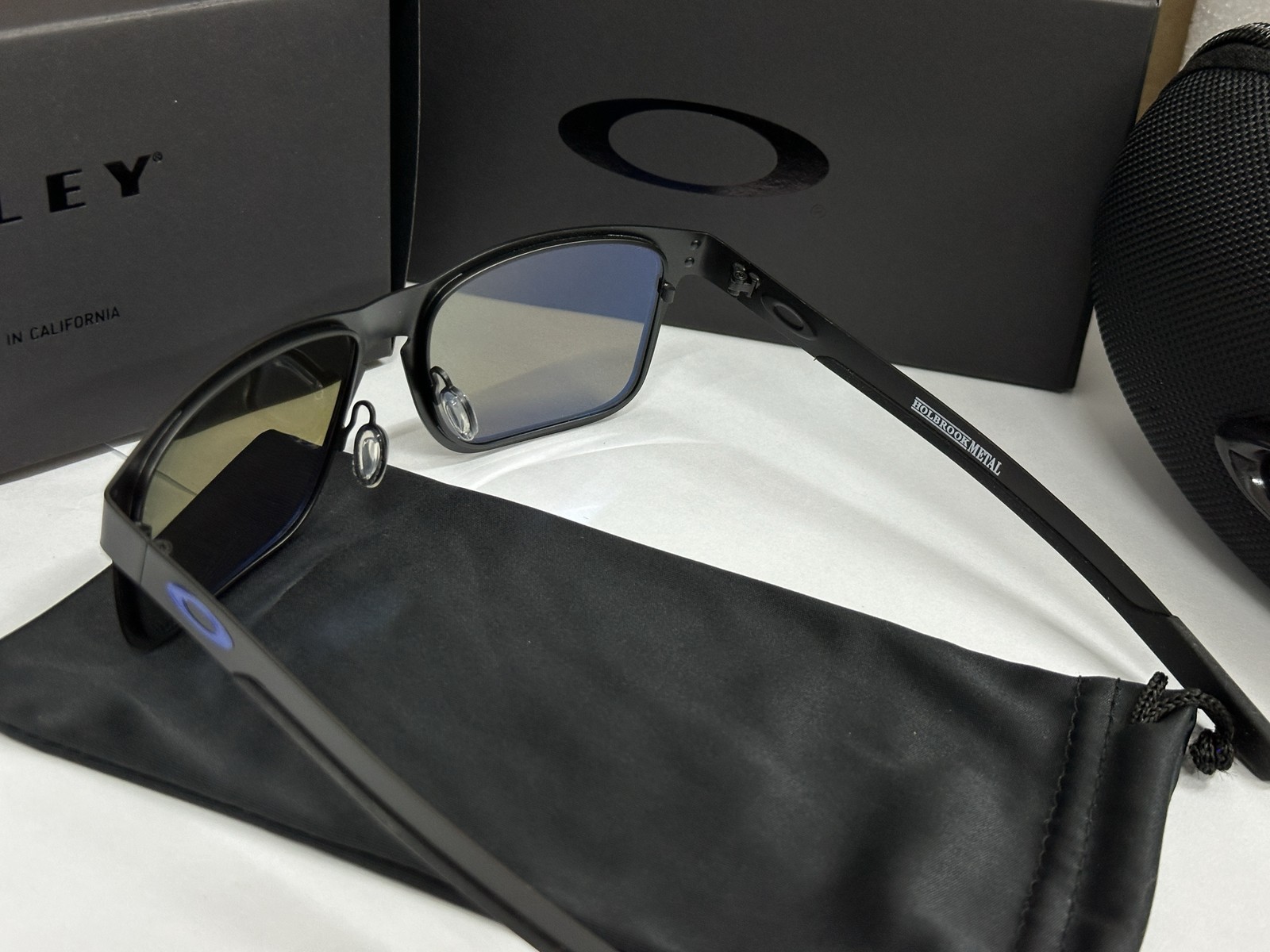 Oakley Holbrook Metal Black Matte /Red Prizm Polarized Sunglasses OO4123 55mm