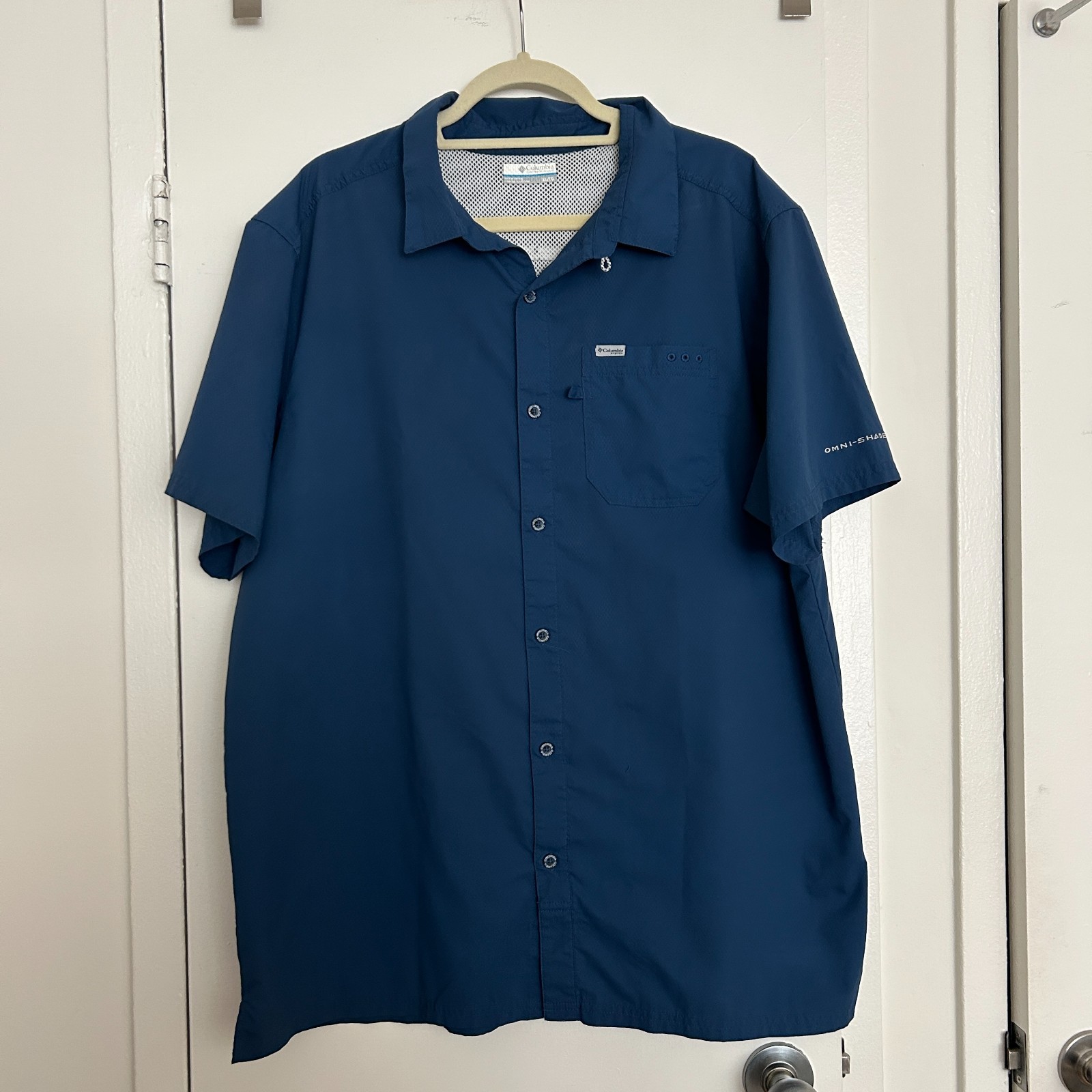 Columbia Men’s Omni-Shade PFG Blue Short Sleeve Button Down Shirt (Size XL)