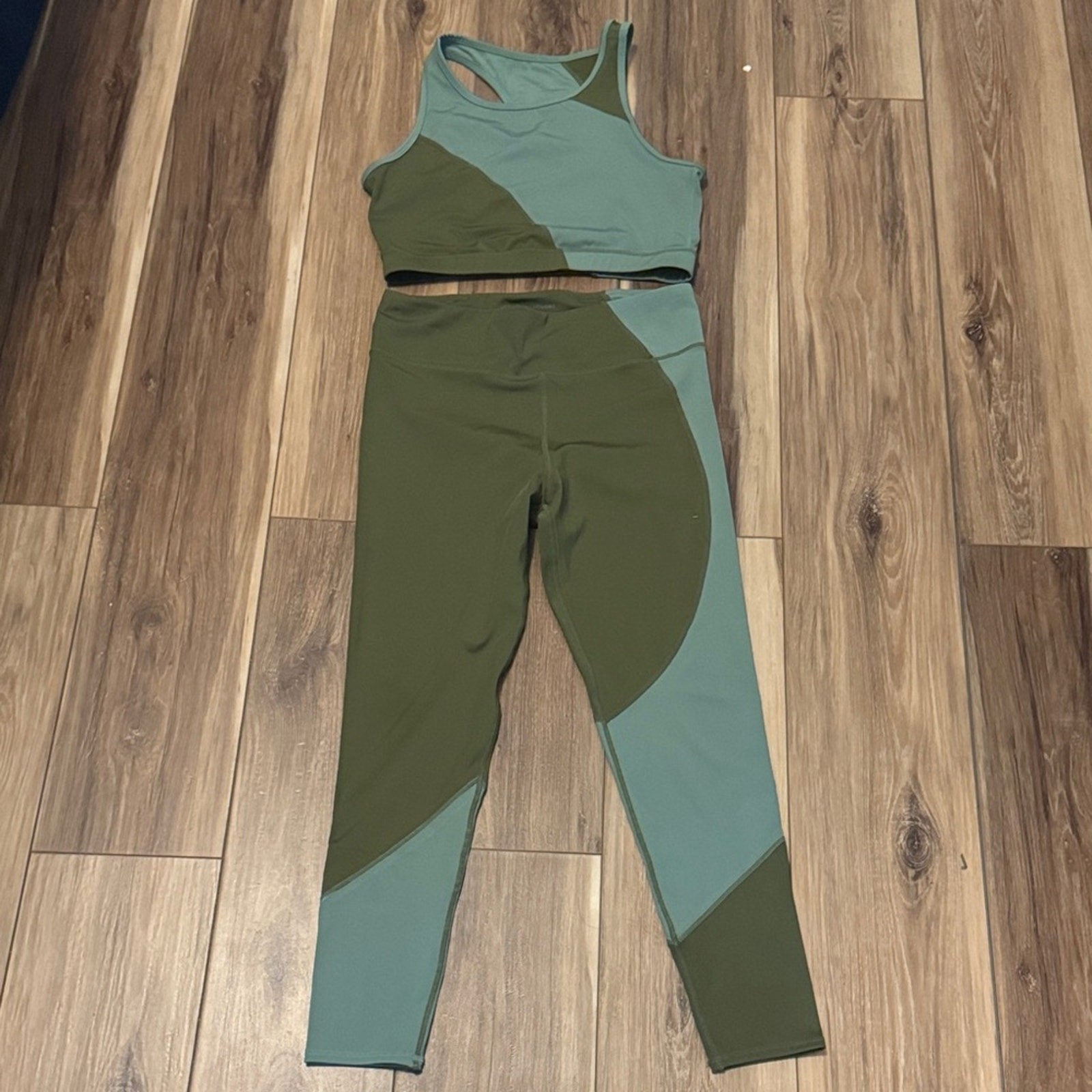 Threads 4 Thought Colorblock Sports Bra Leggings Set Large Green