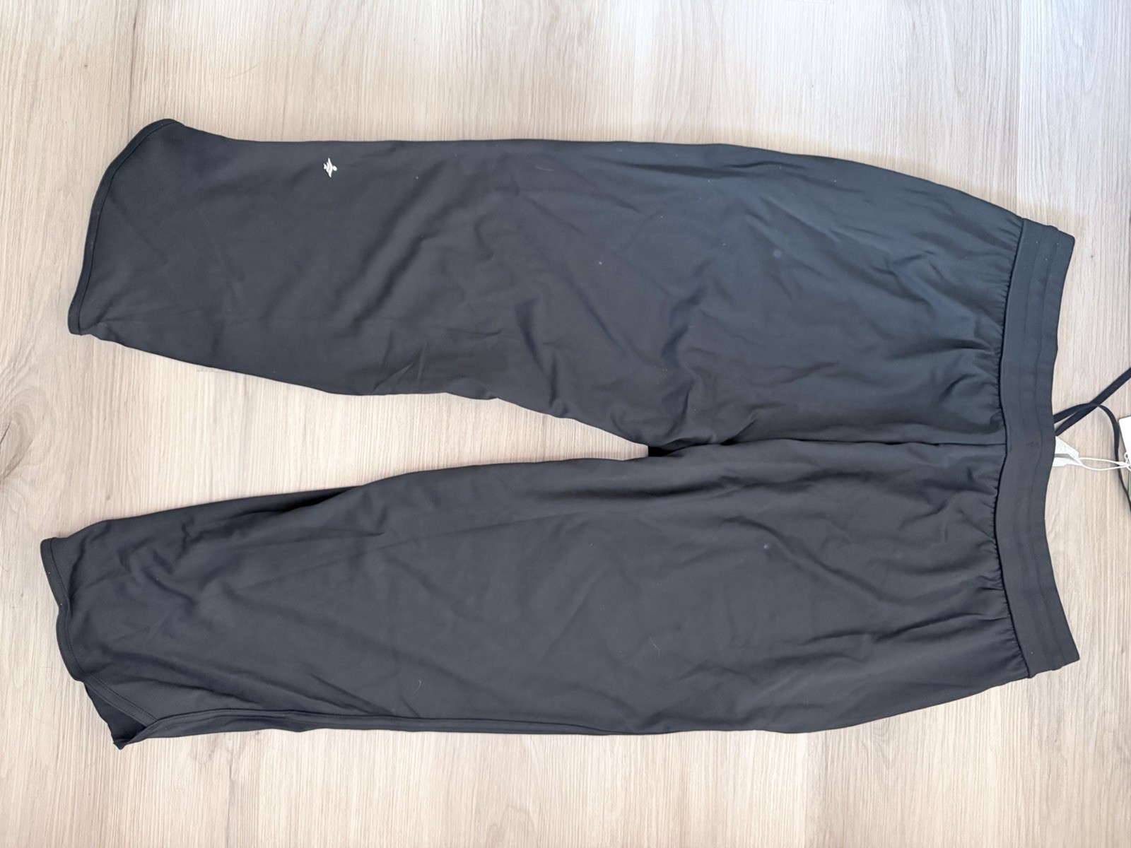 Brand New Halara Mid-Rise Black Joggers Women’s Size Large Petite Curved Hem NWT
