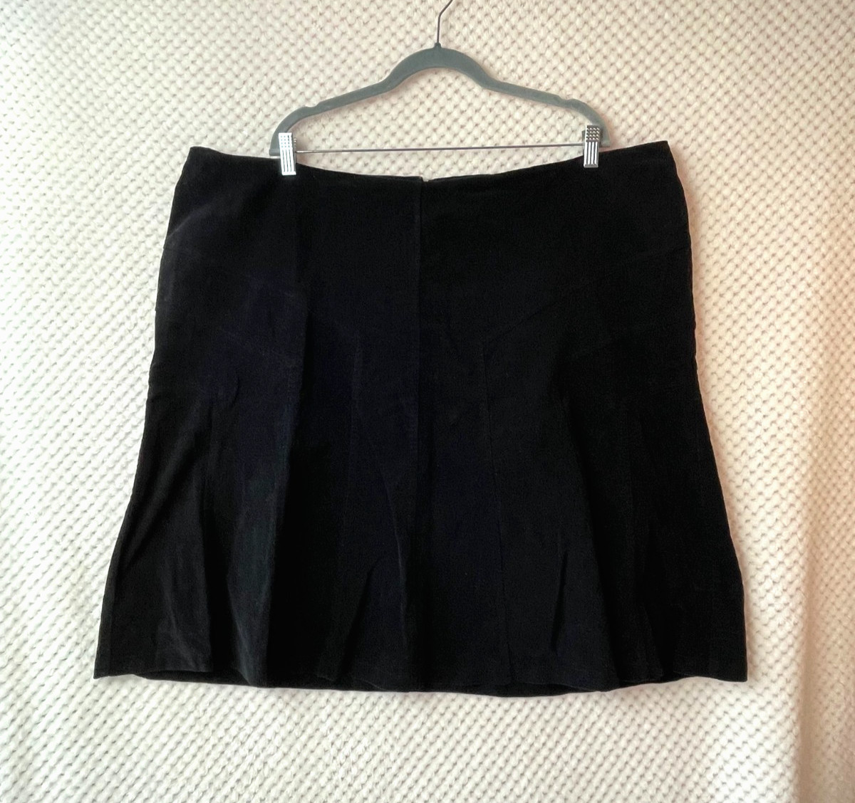 Essence Corduroy Skirt Black UK 26 Knee Length Smart VGC 97% Cotton