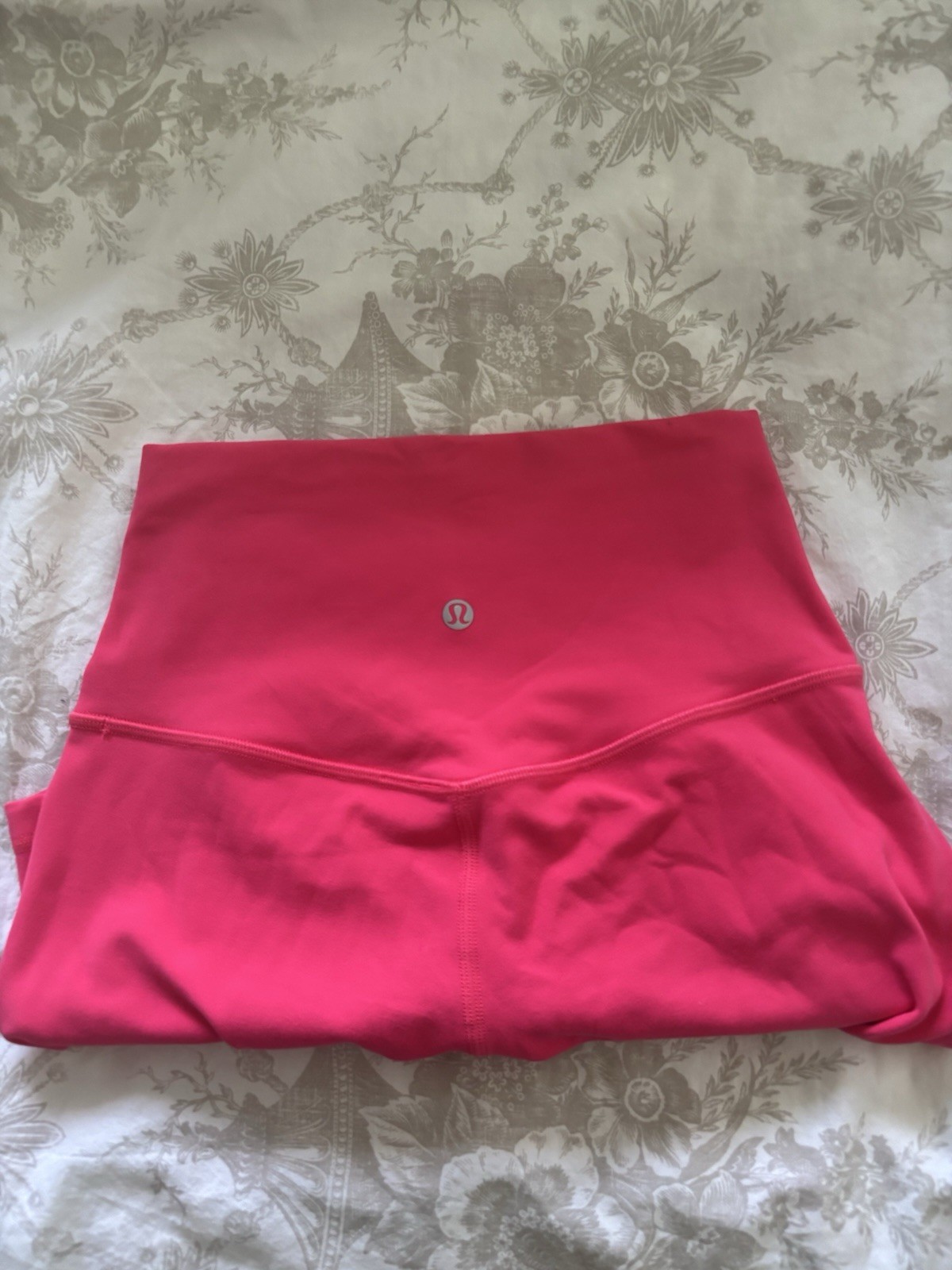Lululemon Align High Rise Short 6’’ (lipgloss color)