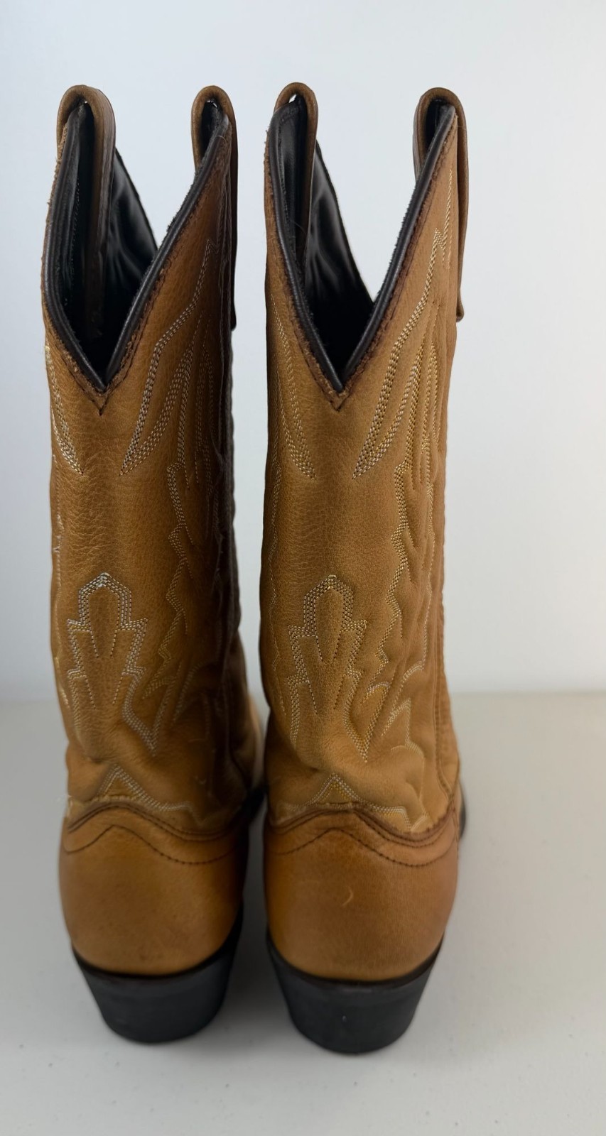 Laredo Jacksonville light caramel leather cowboy boots men’s size 8.5EW