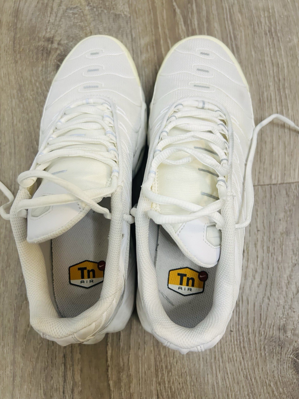 Nike Air Max Woman Size 9 Plus TN Triple White Low Top Mesh Sneakers DM2362-100