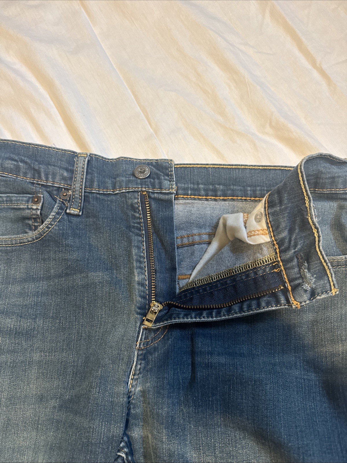 LEVI’S 502 REGULAR TAPER DISTRESSED JEANS – Men’s 31 X 32 Blue NWT