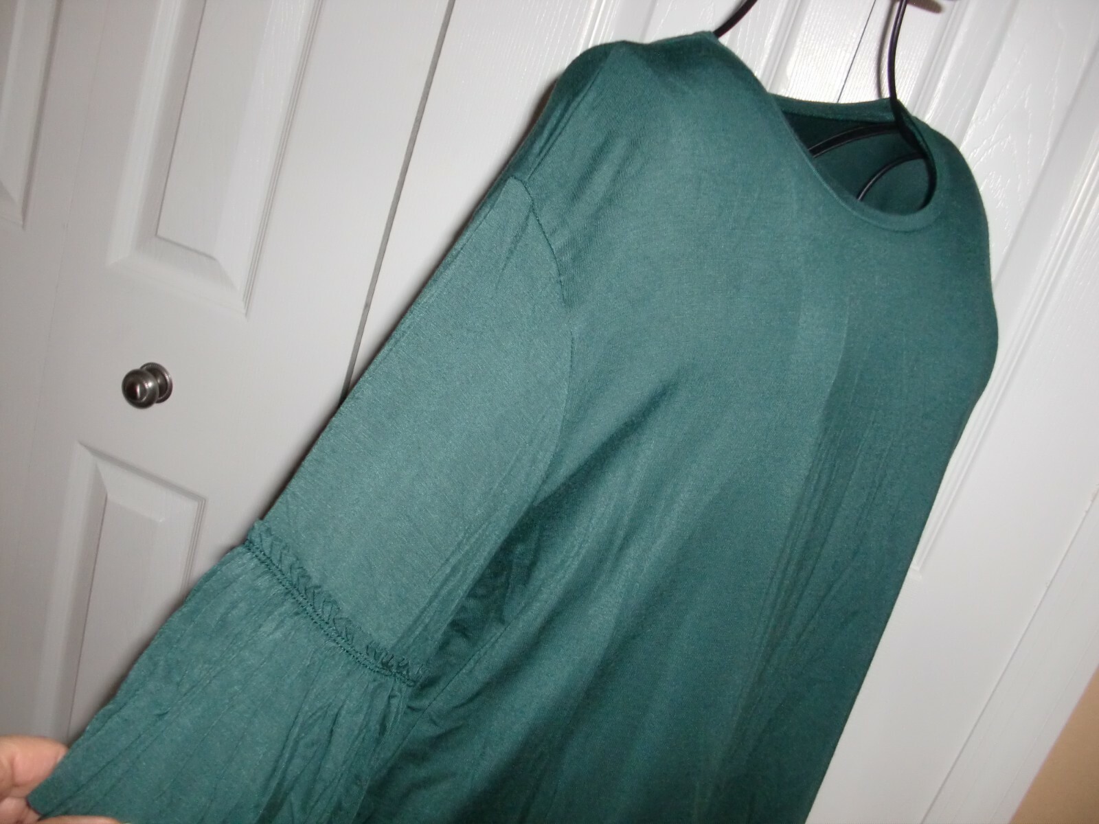 JUNIOR’S~TUCKER+TATE~95%VISCOSE/5%SPANDEX~RUFFLED LONG SLEEVE~TOP Size XL(14-16)