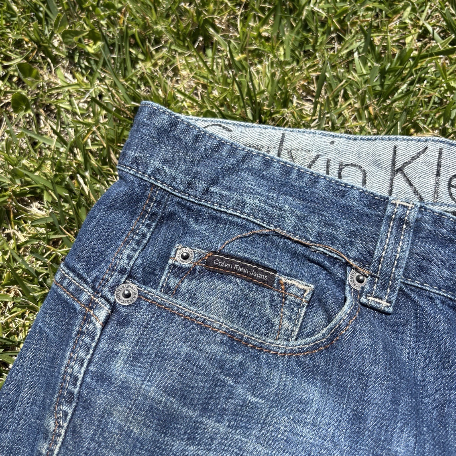 Calvin Klein Low Rise Slim Straight Blue Denim Jeans Medium Wash 5-Pocket