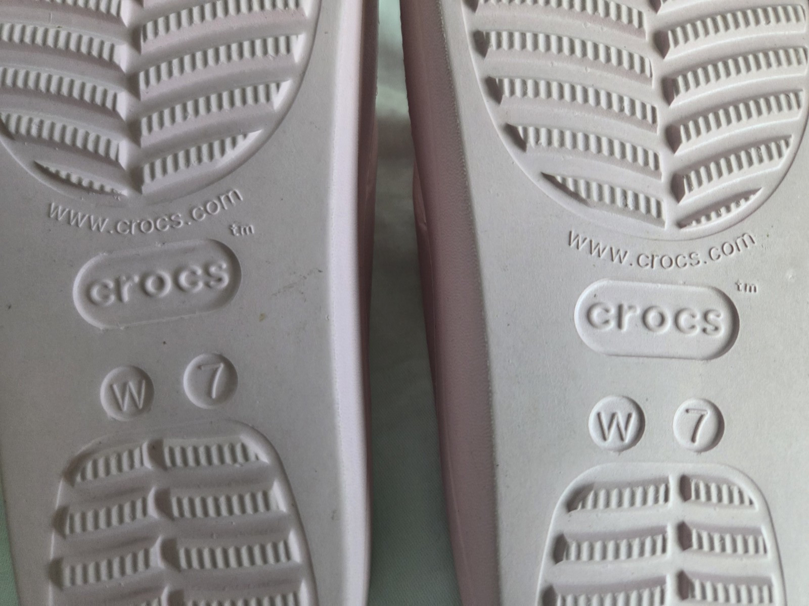Crocs Womens Baya Flip Flop Platform Sandals W7 Petal Pink Iconic Comfort