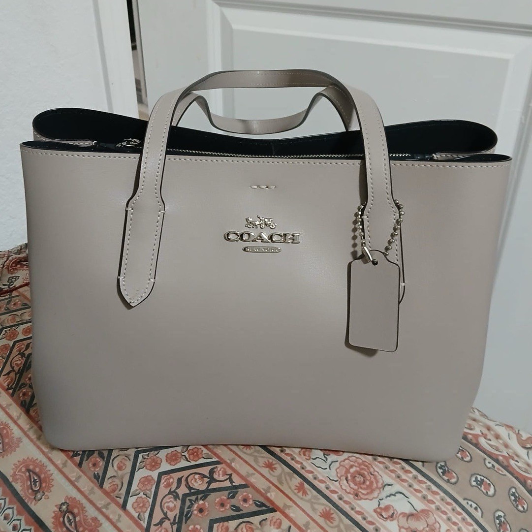 Coach Gray Large Tote Zip Double Handles Gold Hardware Logo Charm Lined Pockets