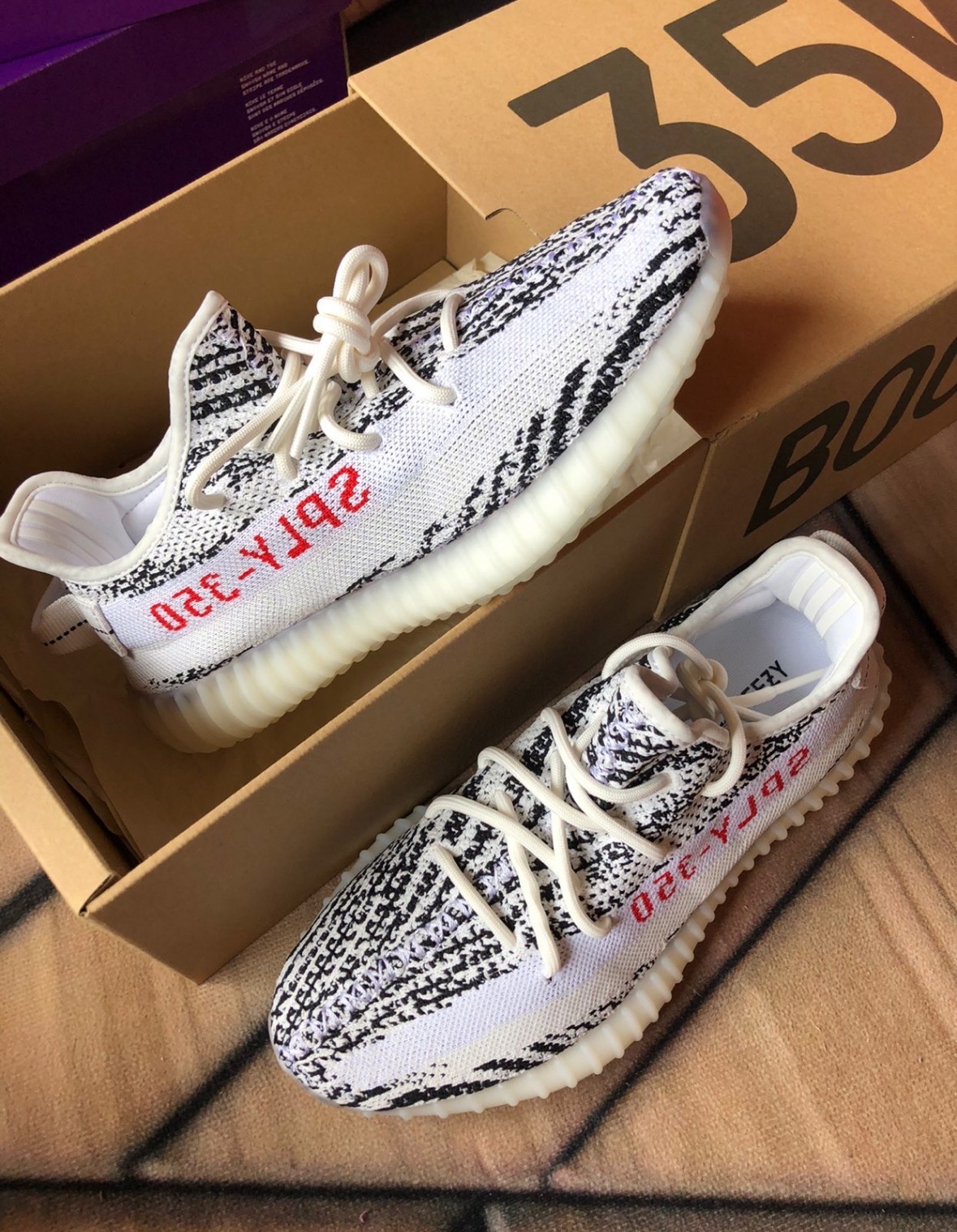 adidas Yeezy Boost 350 V2 Zebra sneaker CP9654 Men’s Size 7-10 (deadstock)